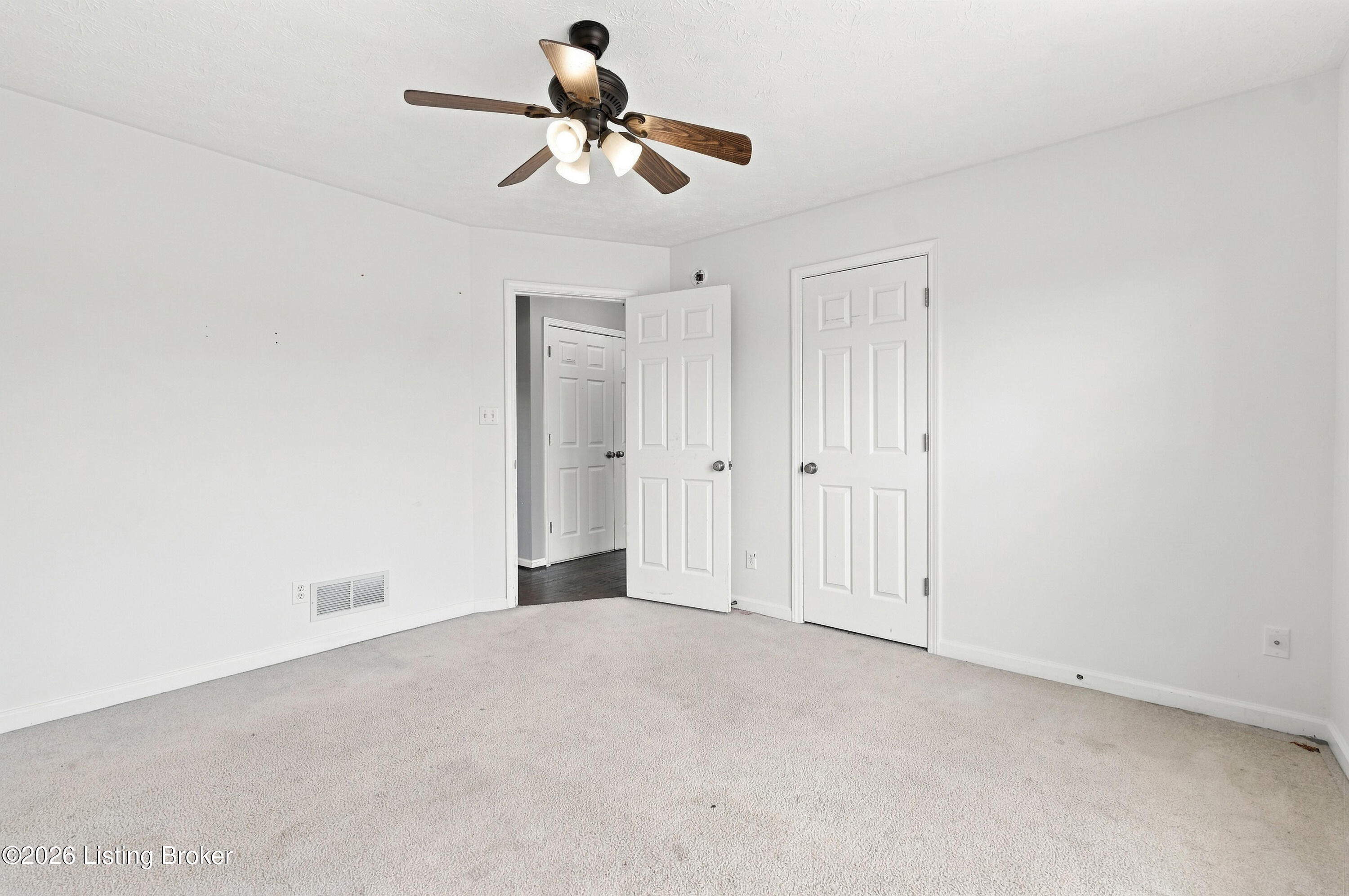 396 Oakview Dr Property Photo 21
