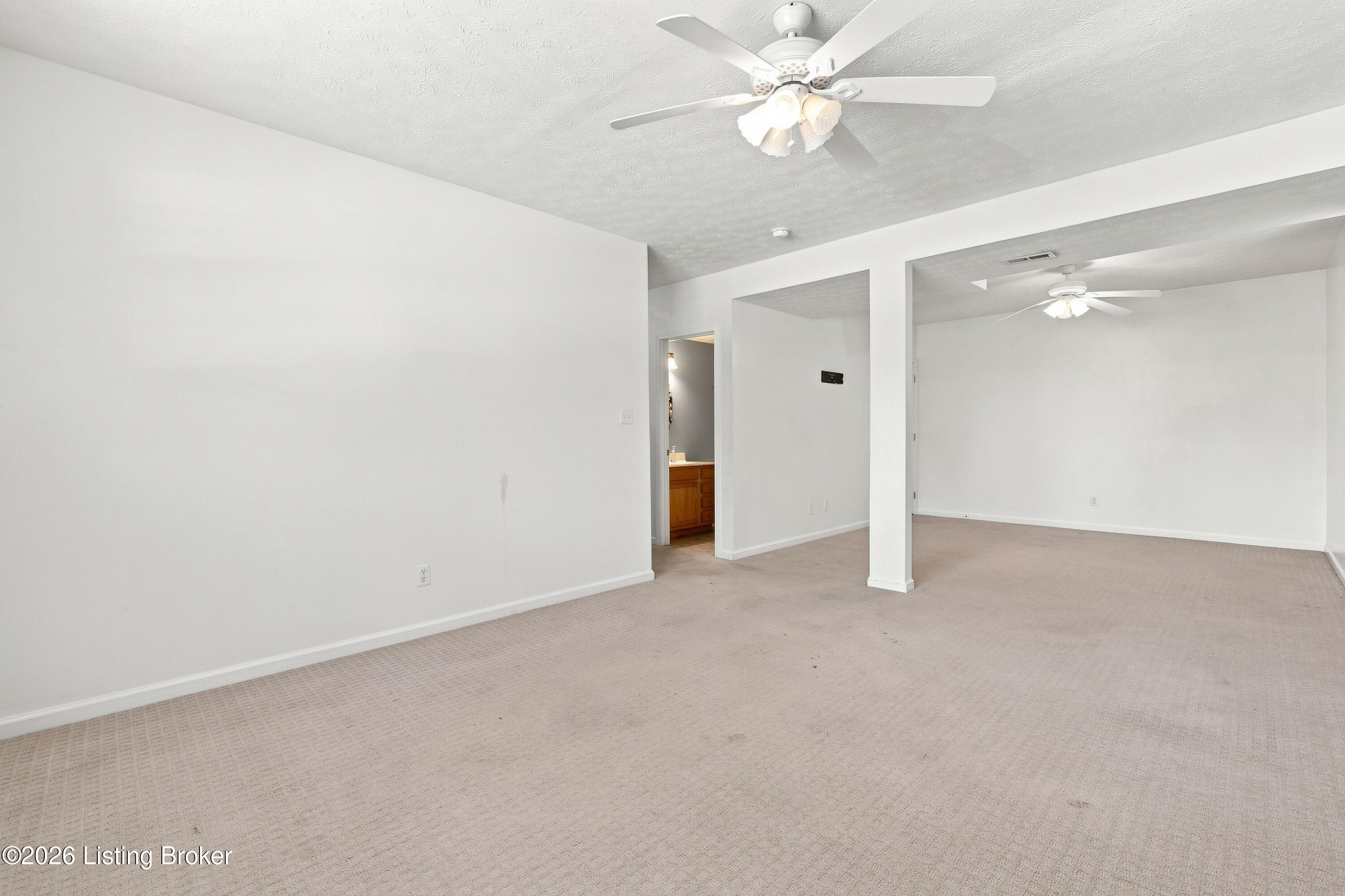 396 Oakview Dr Property Photo 24