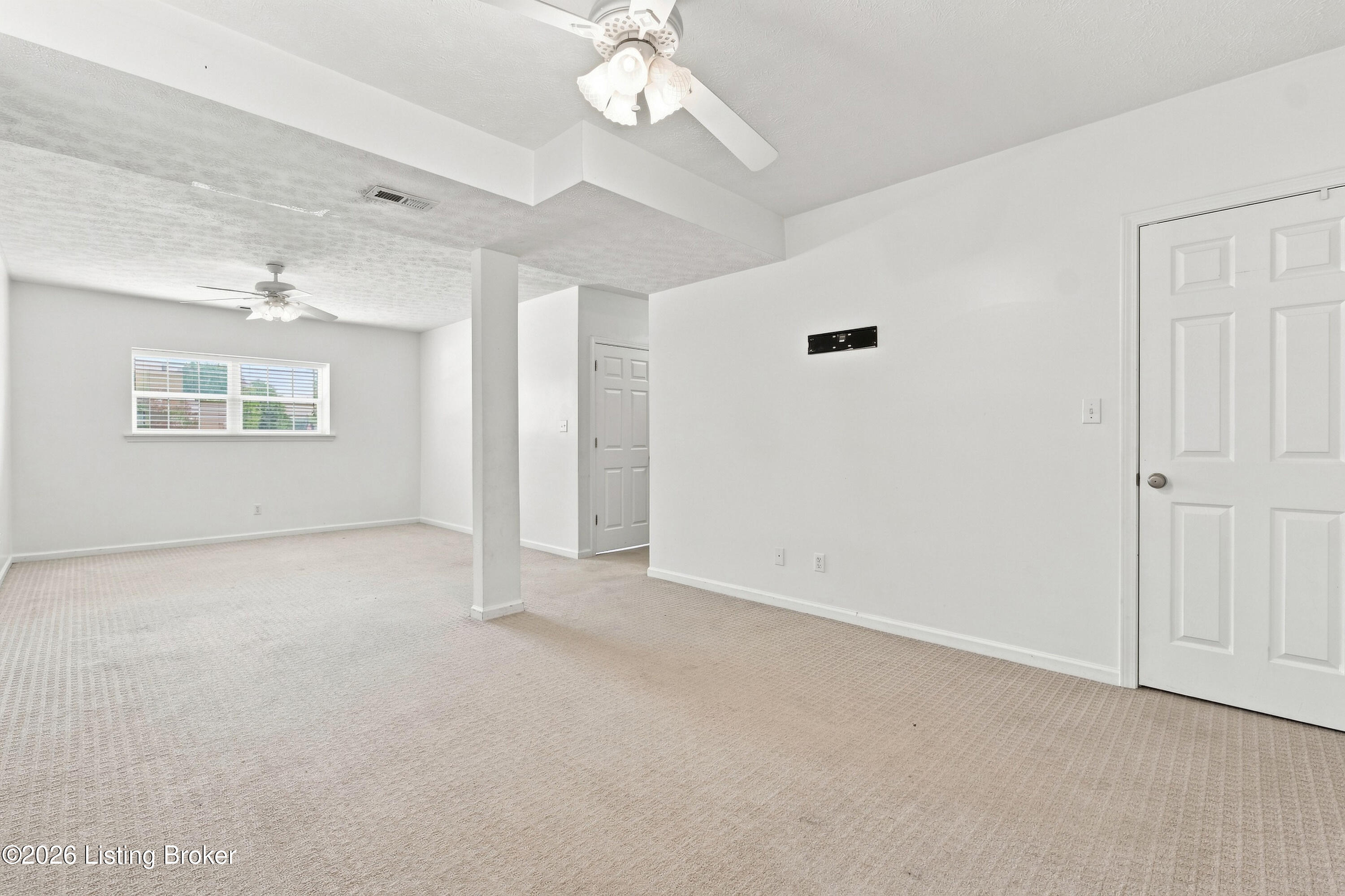396 Oakview Dr Property Photo 26