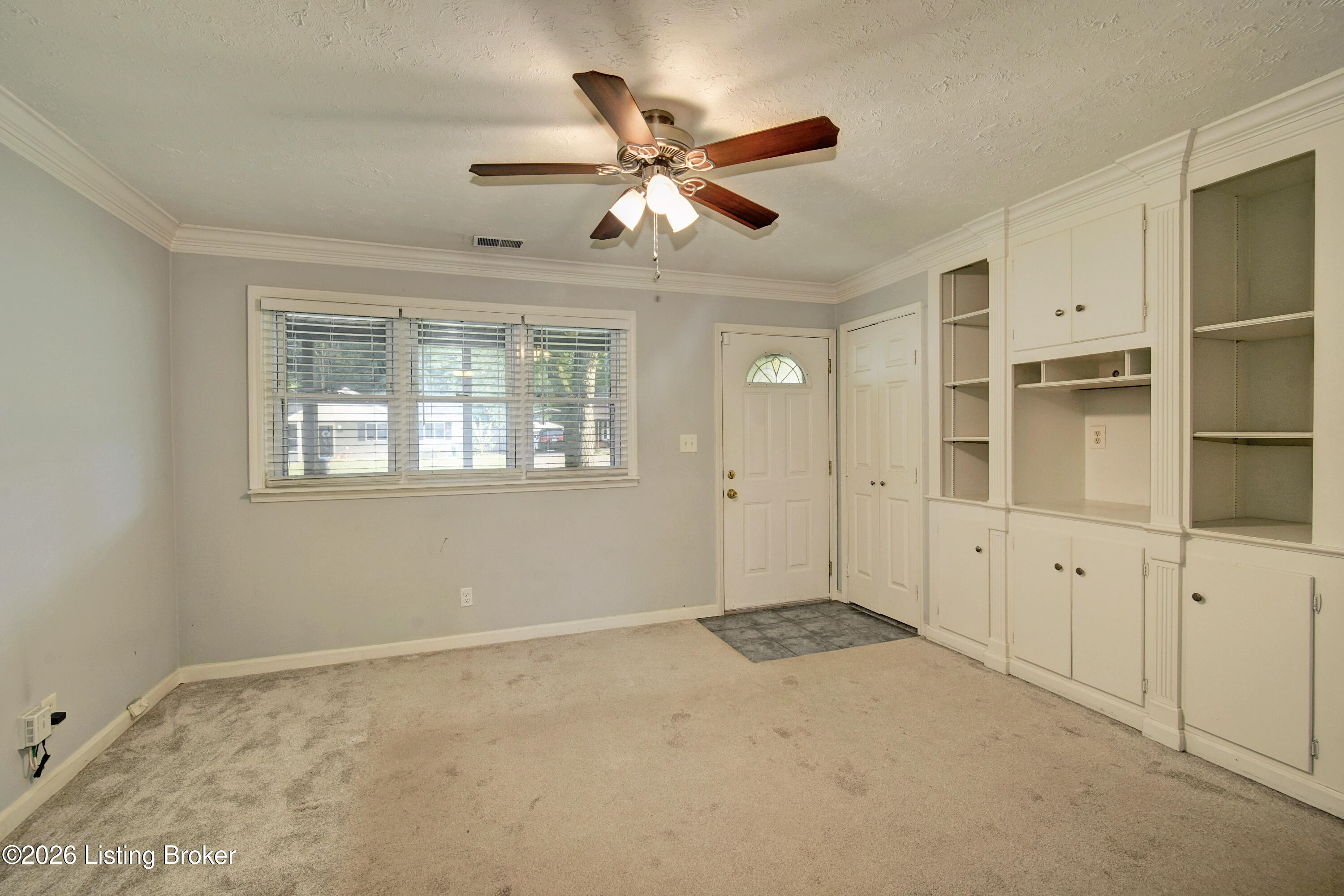 718 Glengarry Dr Property Photo 10