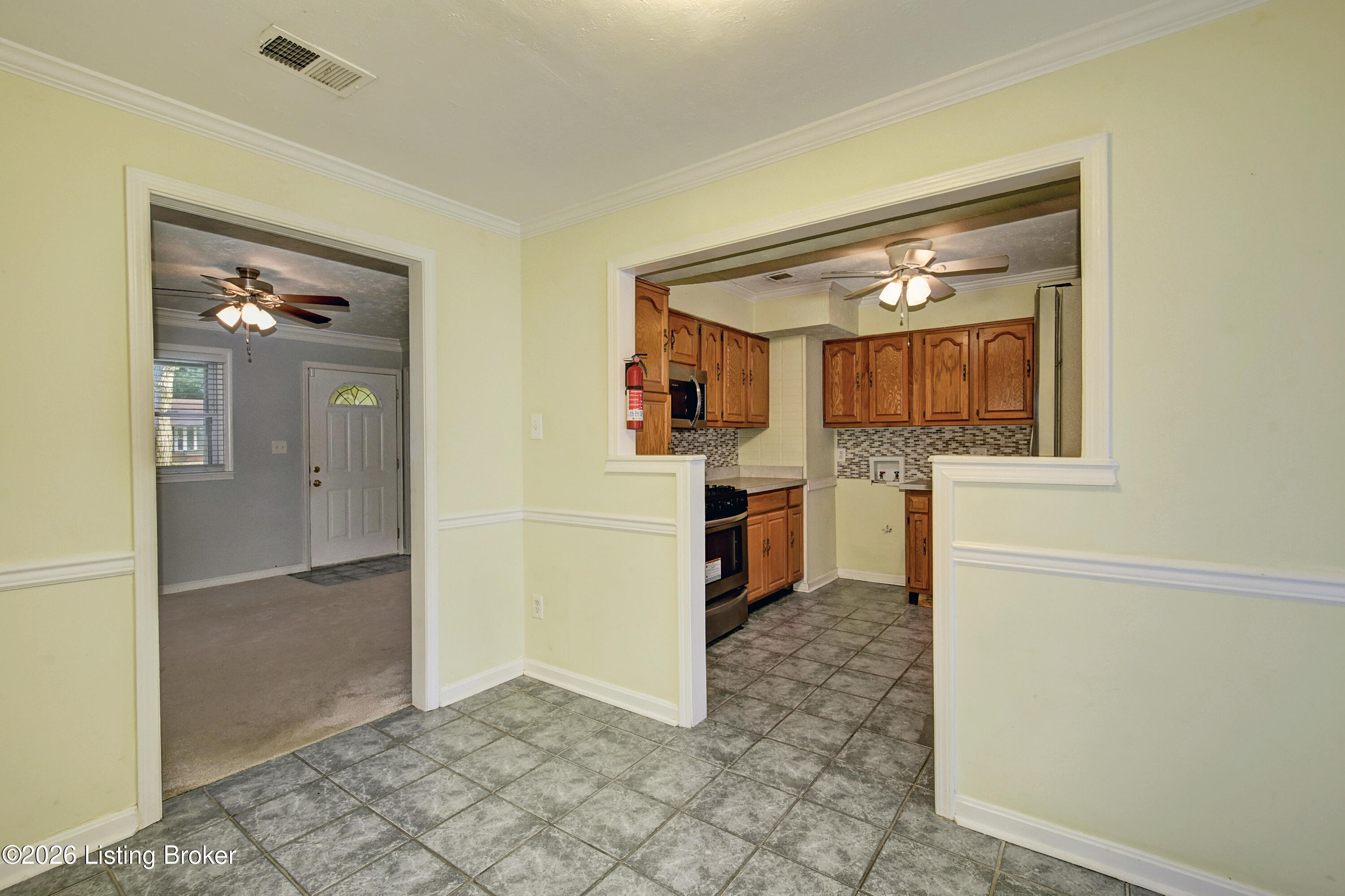 718 Glengarry Dr Property Photo 14