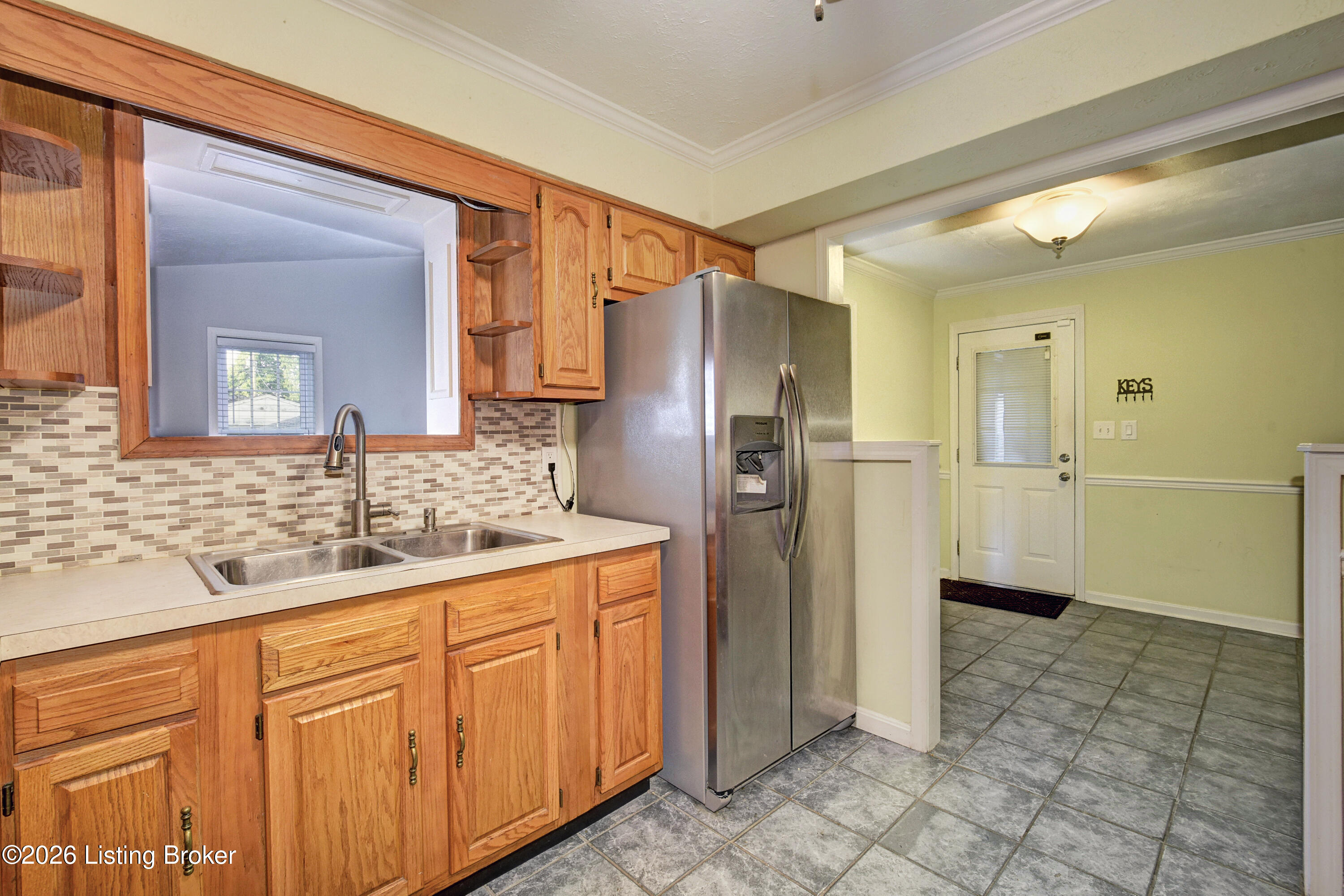 718 Glengarry Dr Property Photo 16