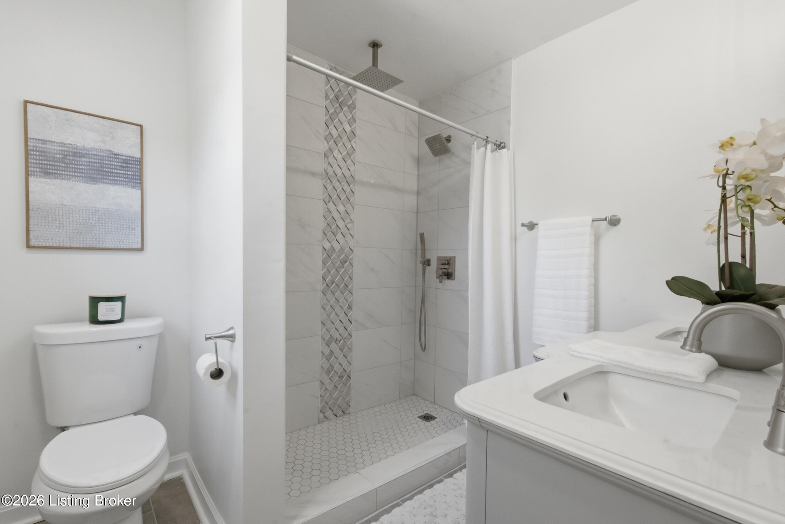 204 N Chadwick Rd Property Photo 24