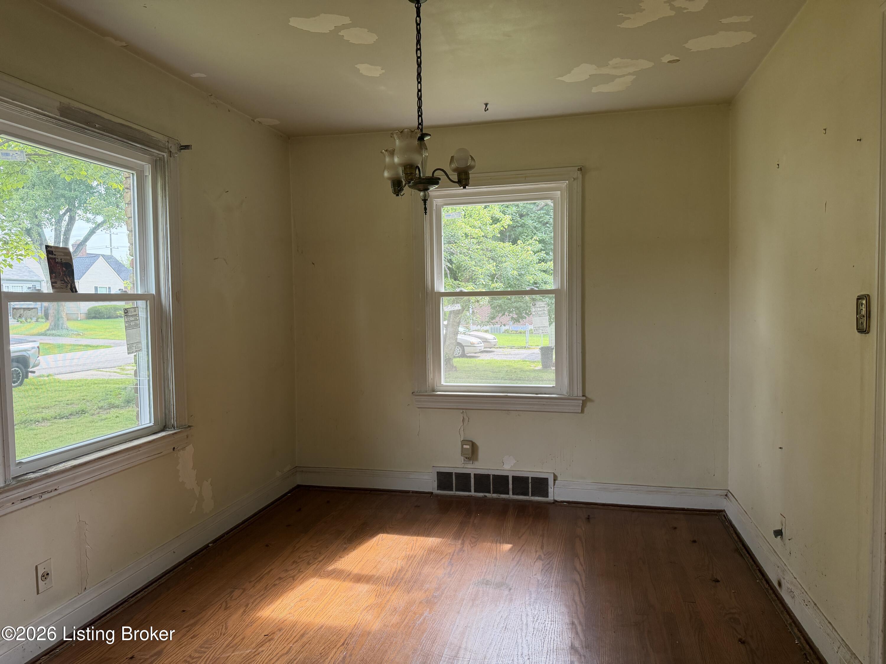 221 Don Allen Rd Property Photo 4
