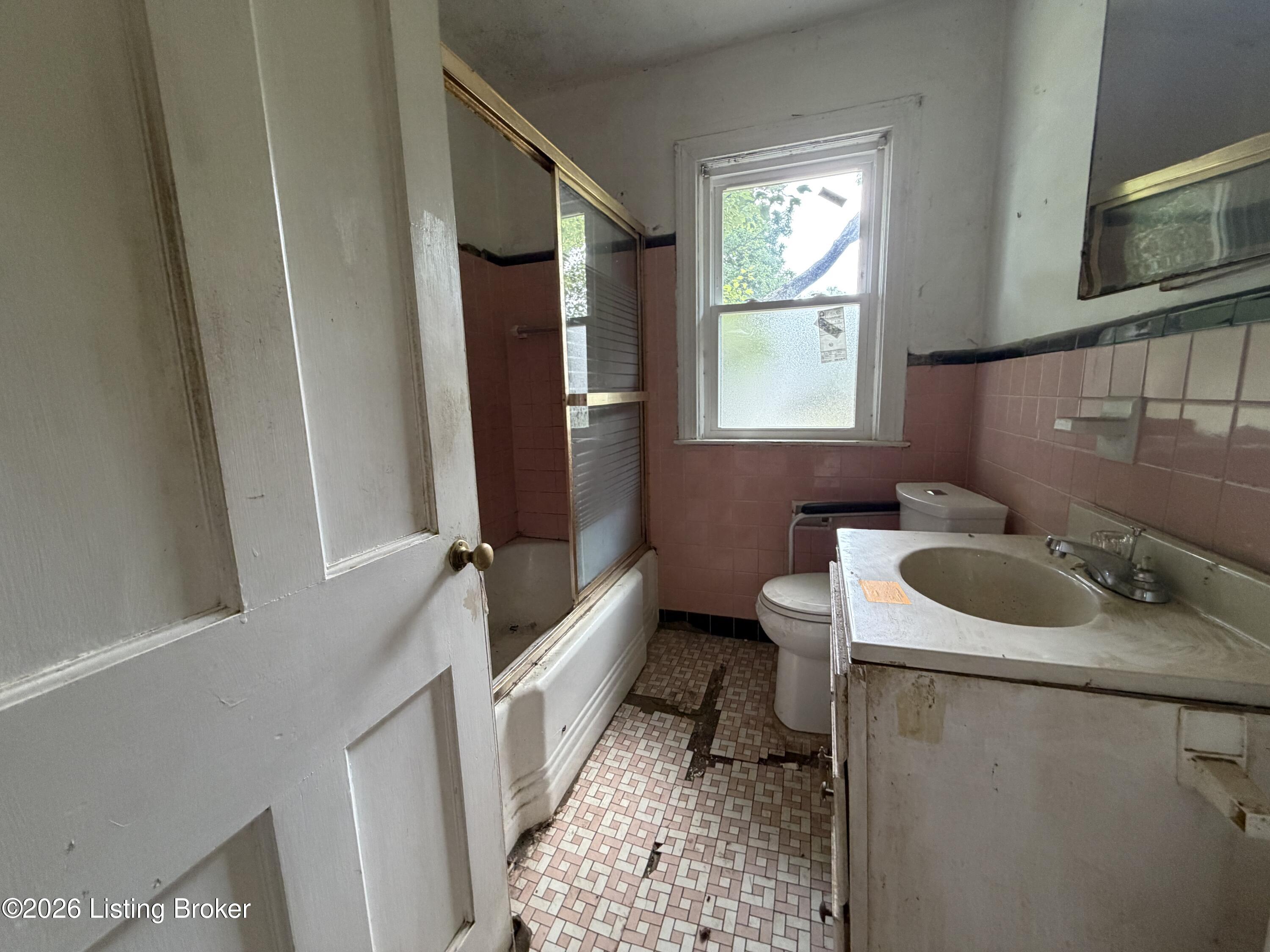 221 Don Allen Rd Property Photo 8