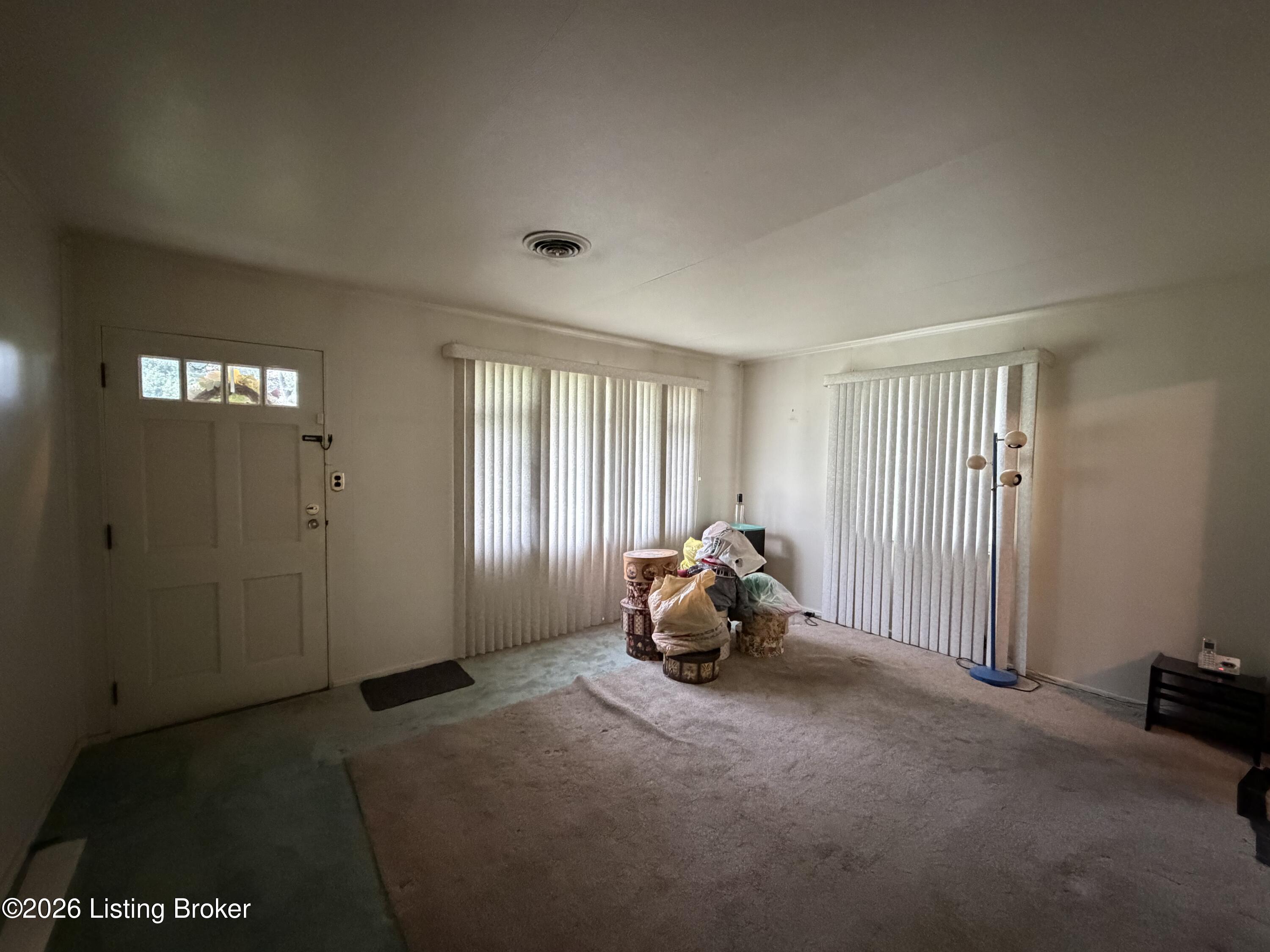 224 Derby Ave Property Photo 2