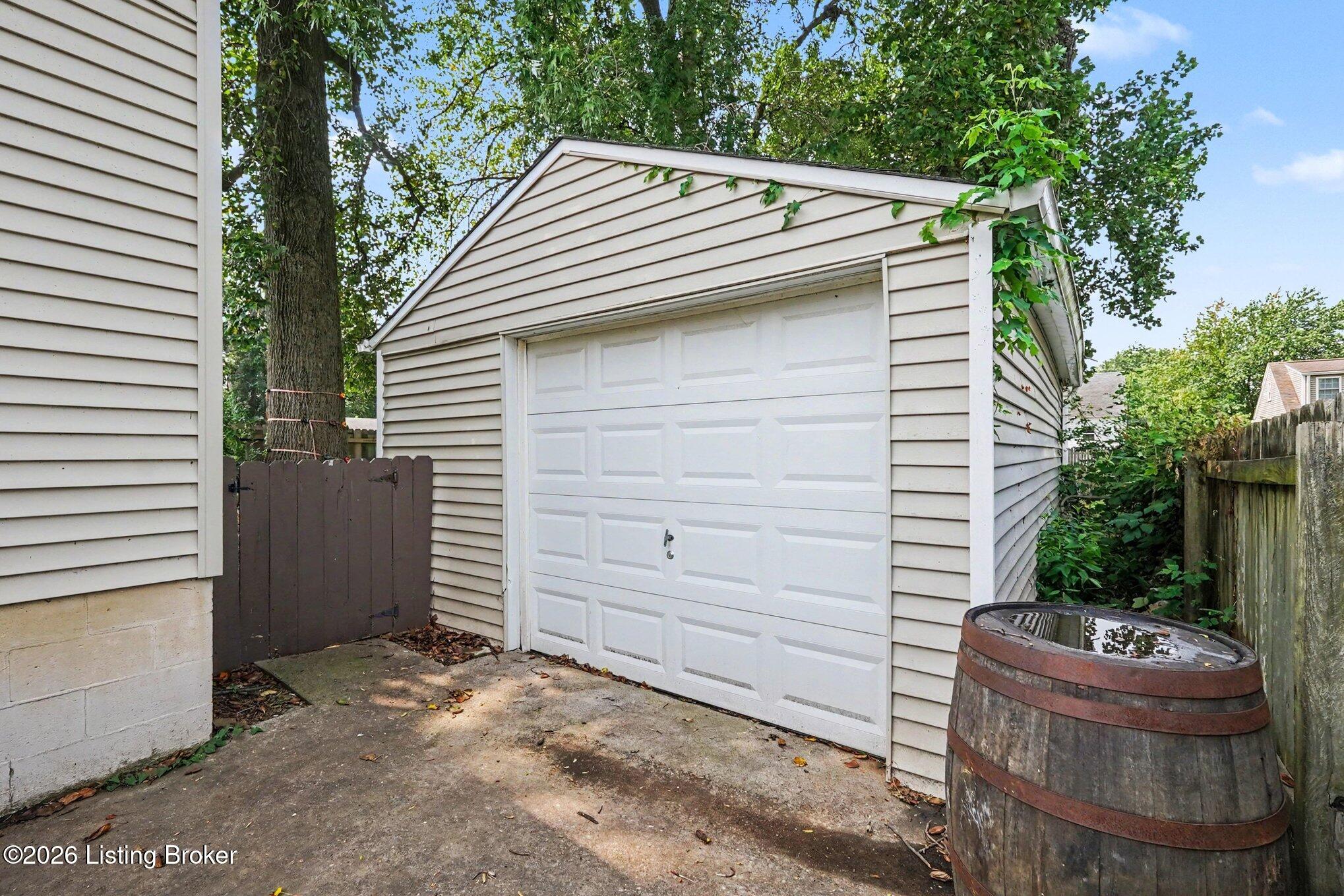 2608 Colin Ave Property Photo 23
