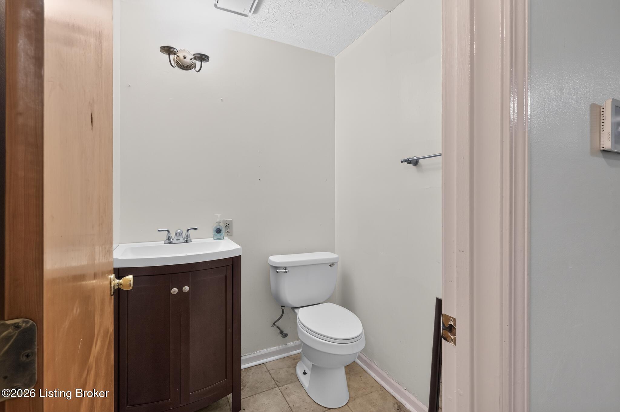 114 Amanda Ct Property Photo 18
