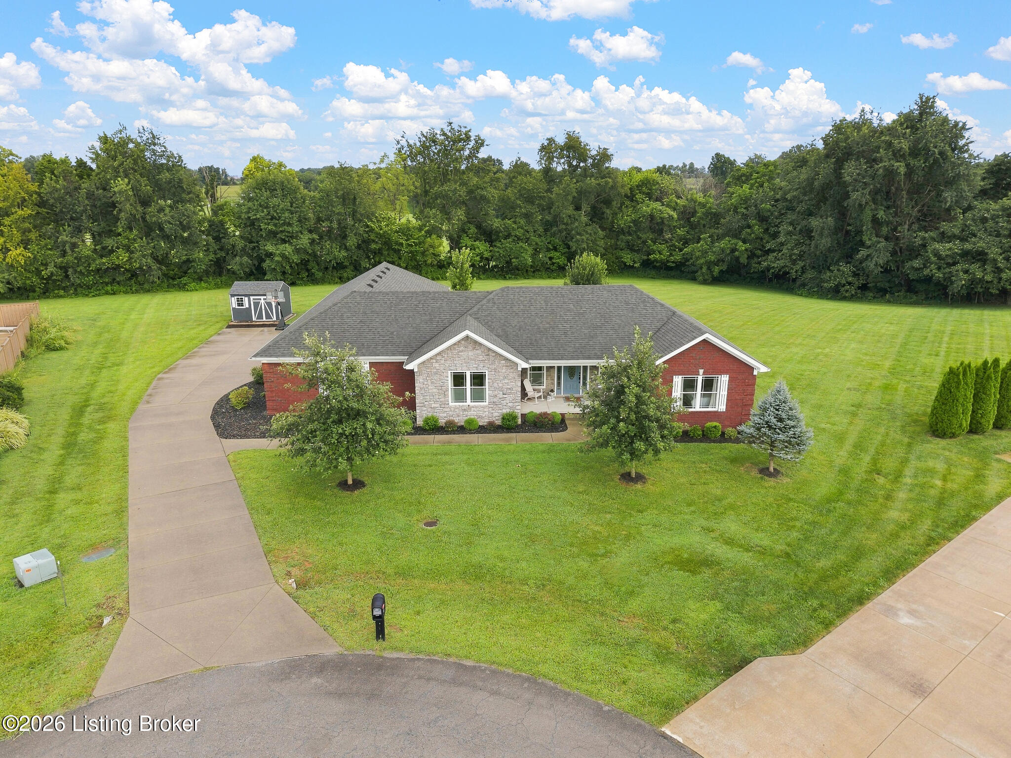 111 Presley Dr Property Photo 1