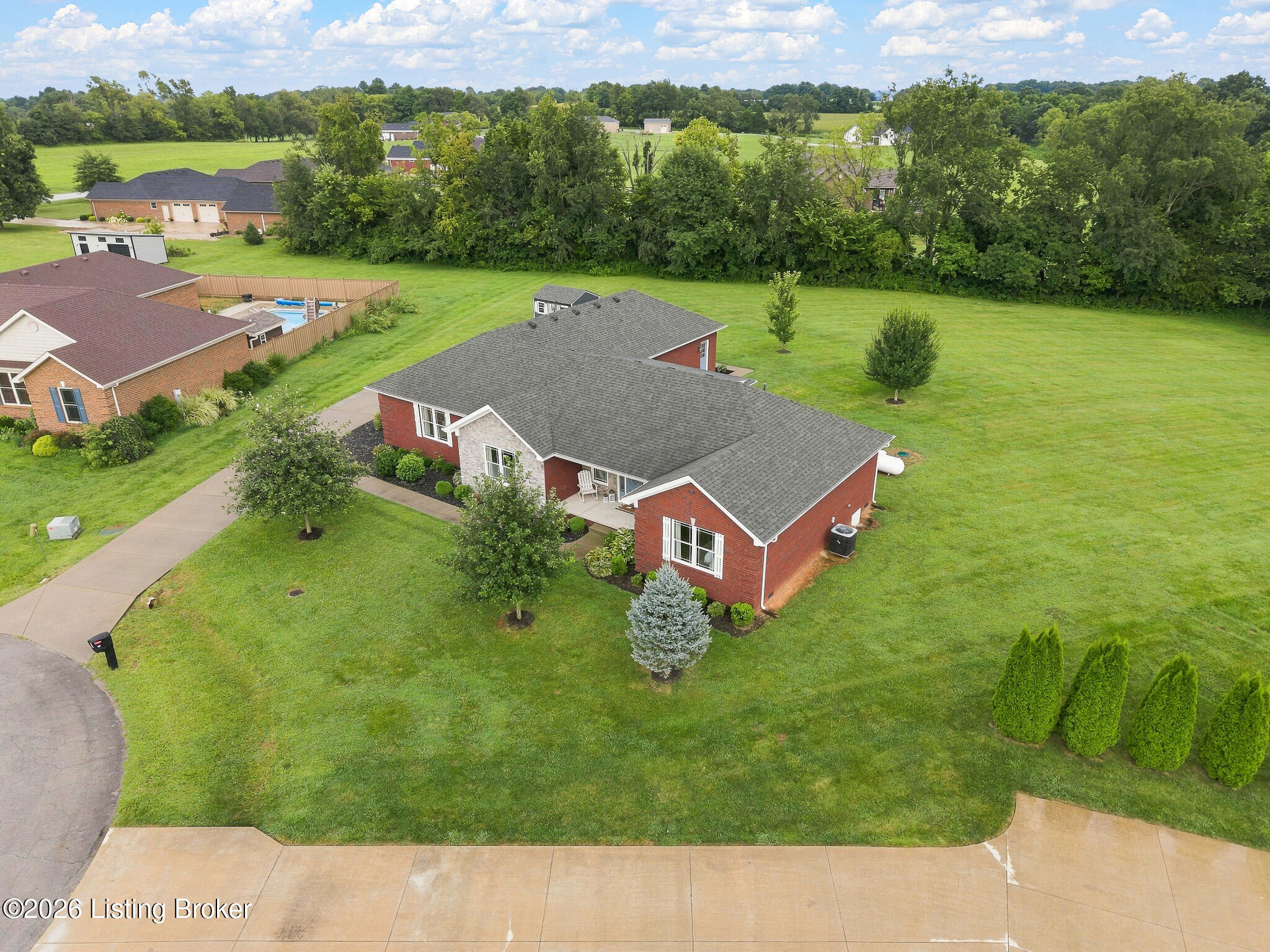 111 Presley Dr Property Photo 2