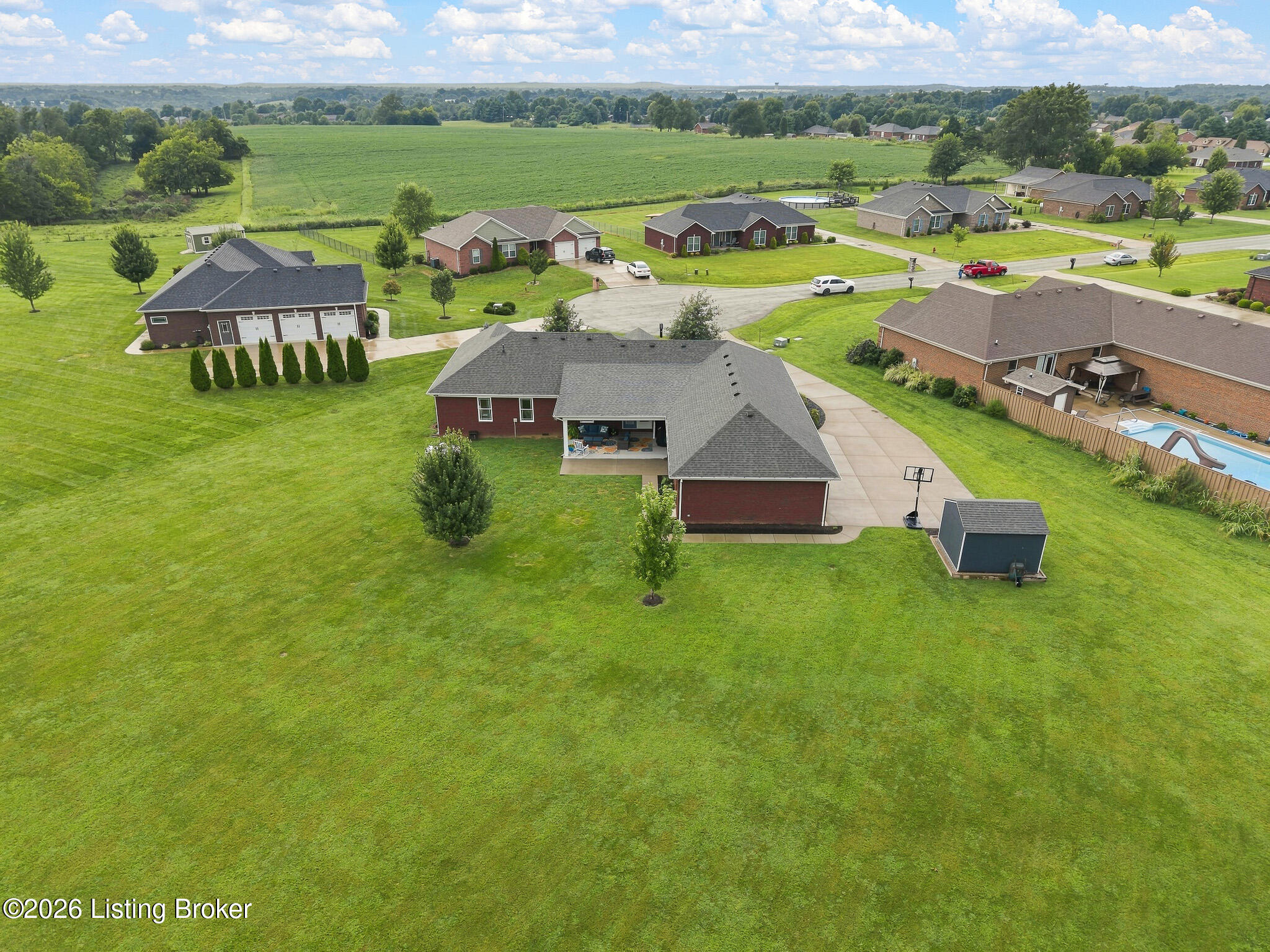 111 Presley Dr Property Photo 4