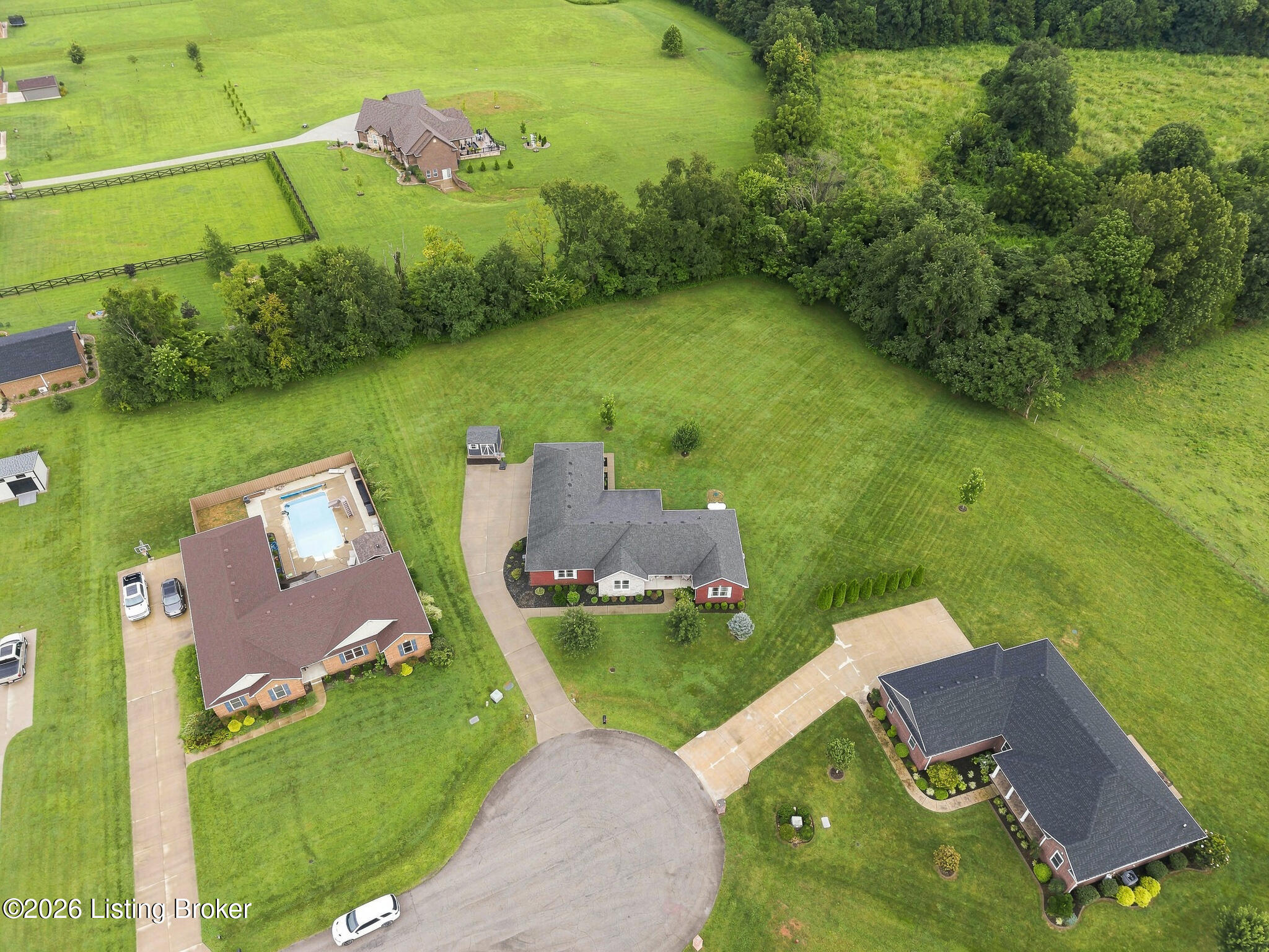 111 Presley Dr Property Photo 7