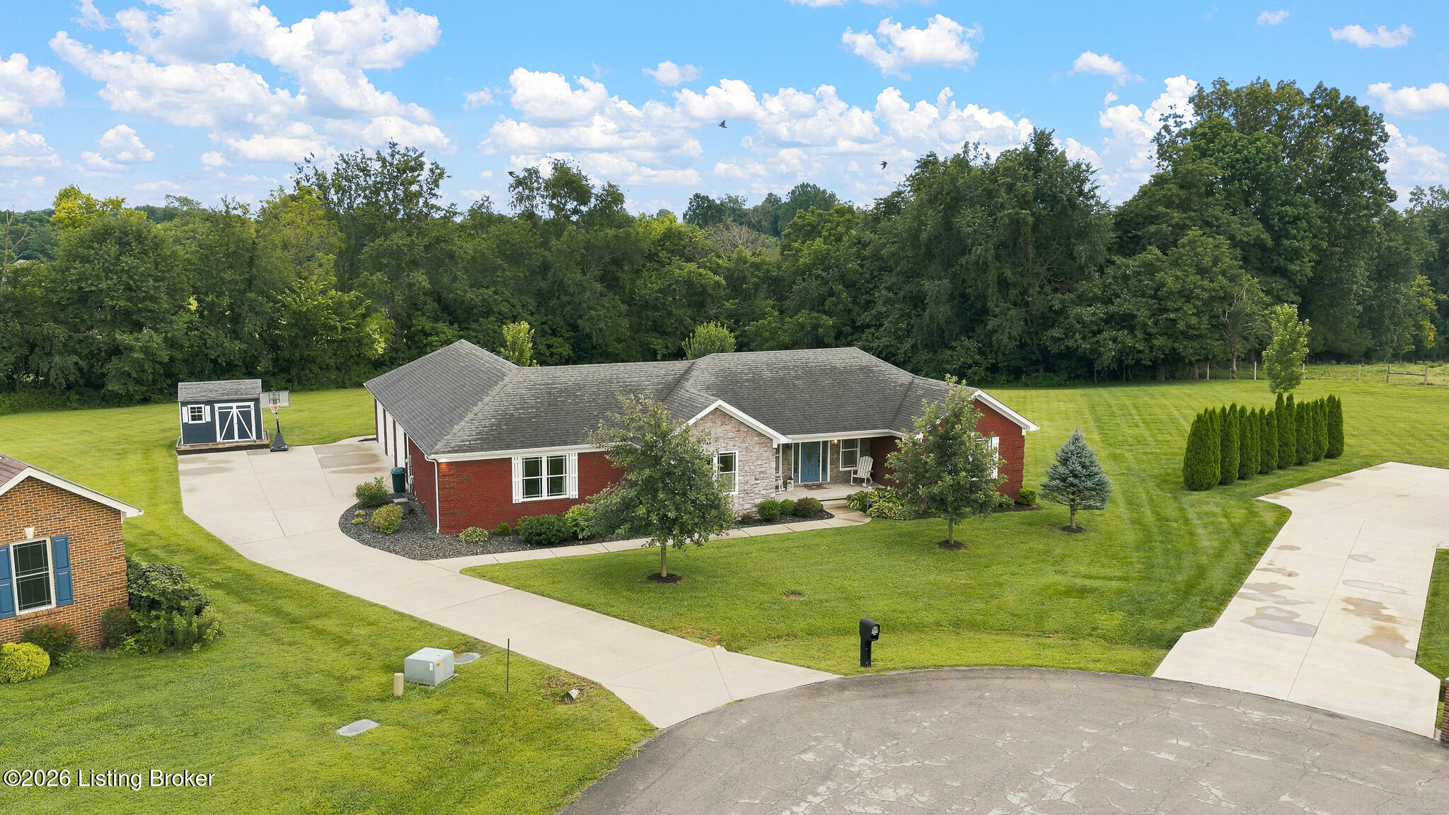111 Presley Dr Property Photo 10