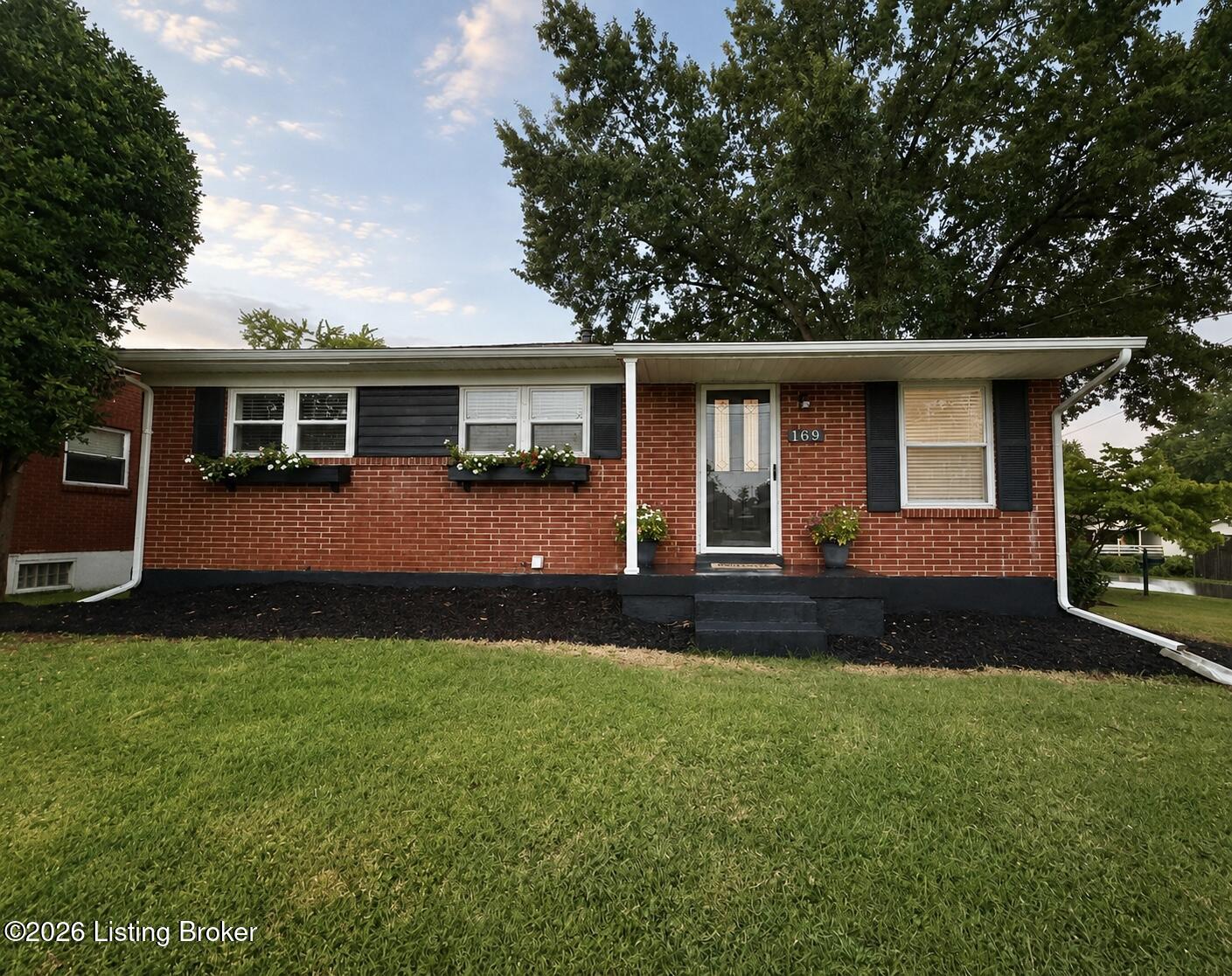 169 S Circlecrest Dr Property Photo 1