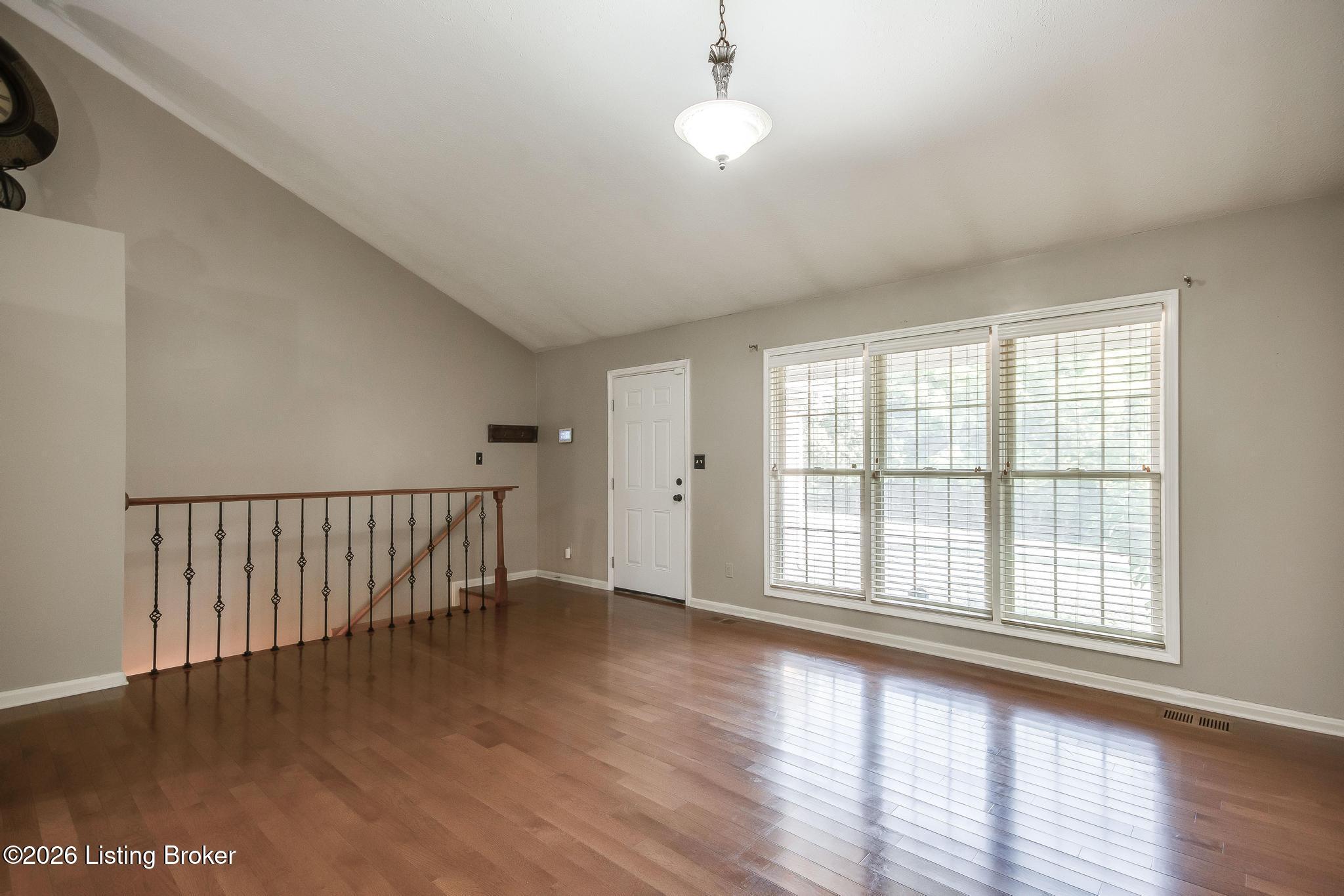 5902 Briscoe Ln Property Photo 4