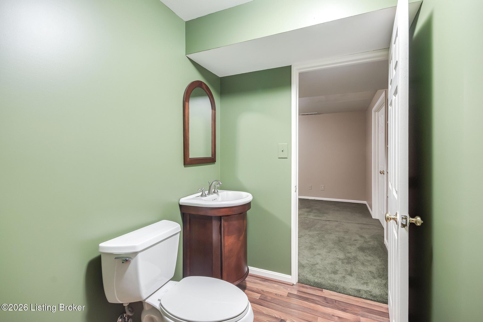 5902 Briscoe Ln Property Photo 9