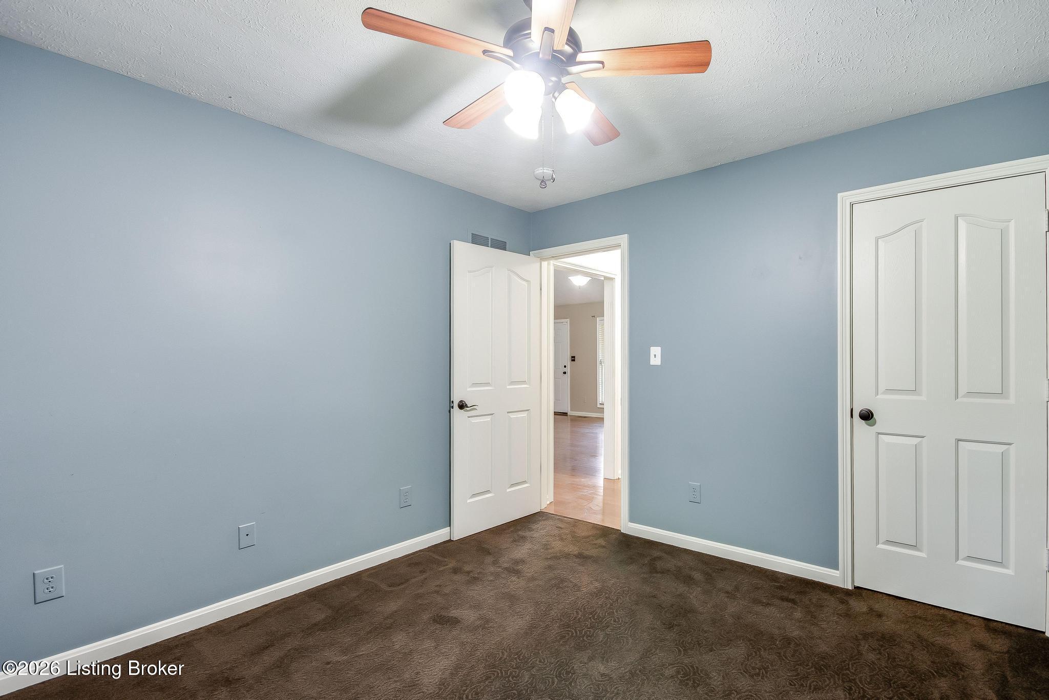 5902 Briscoe Ln Property Photo 10