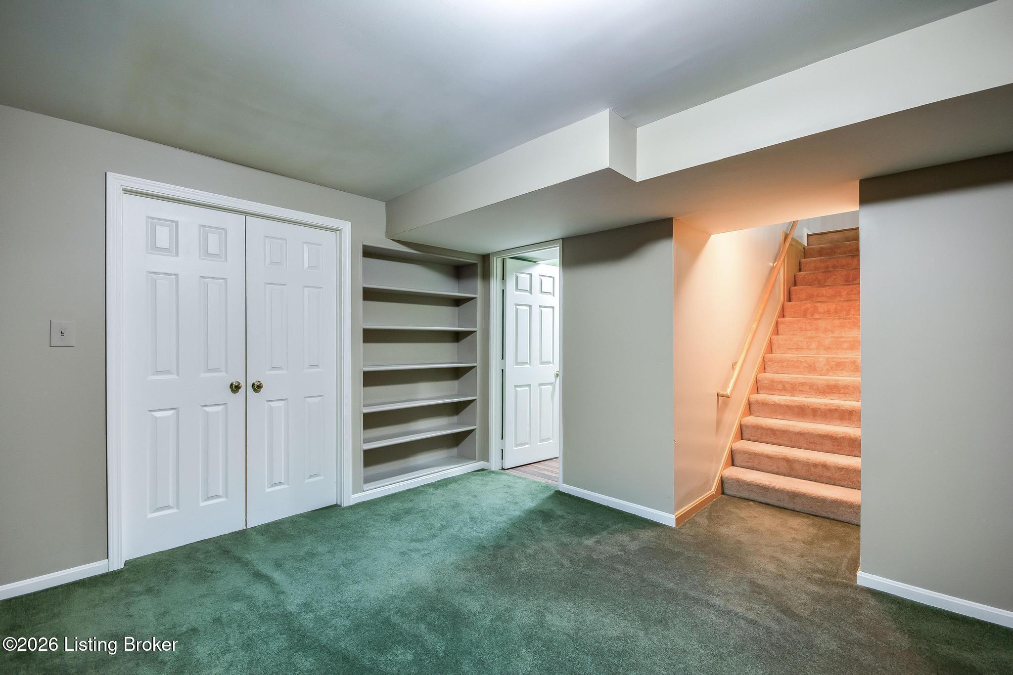 5902 Briscoe Ln Property Photo 11