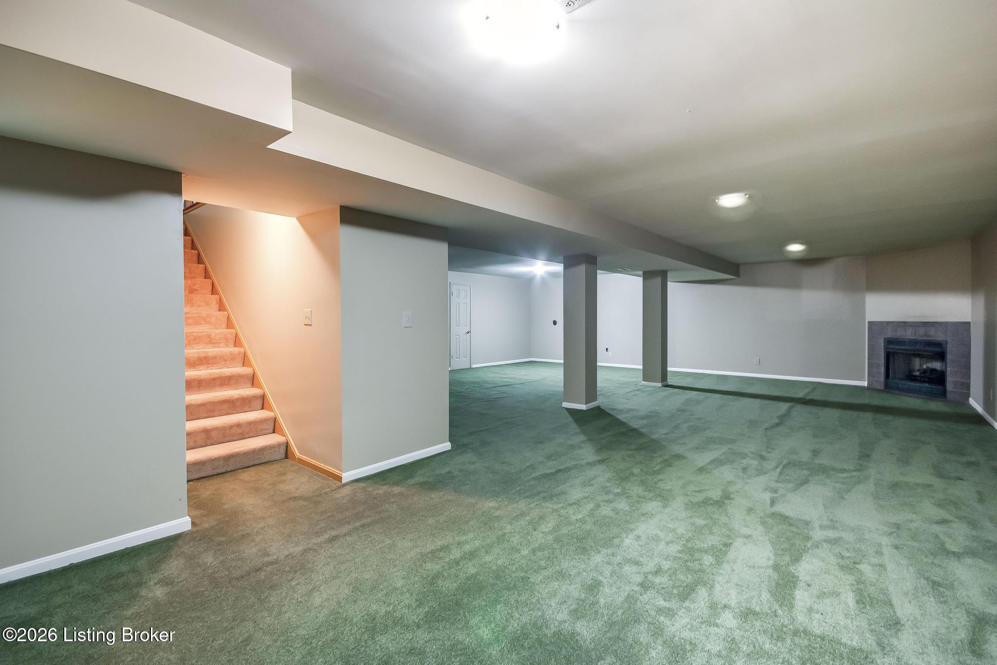 5902 Briscoe Ln Property Photo 12