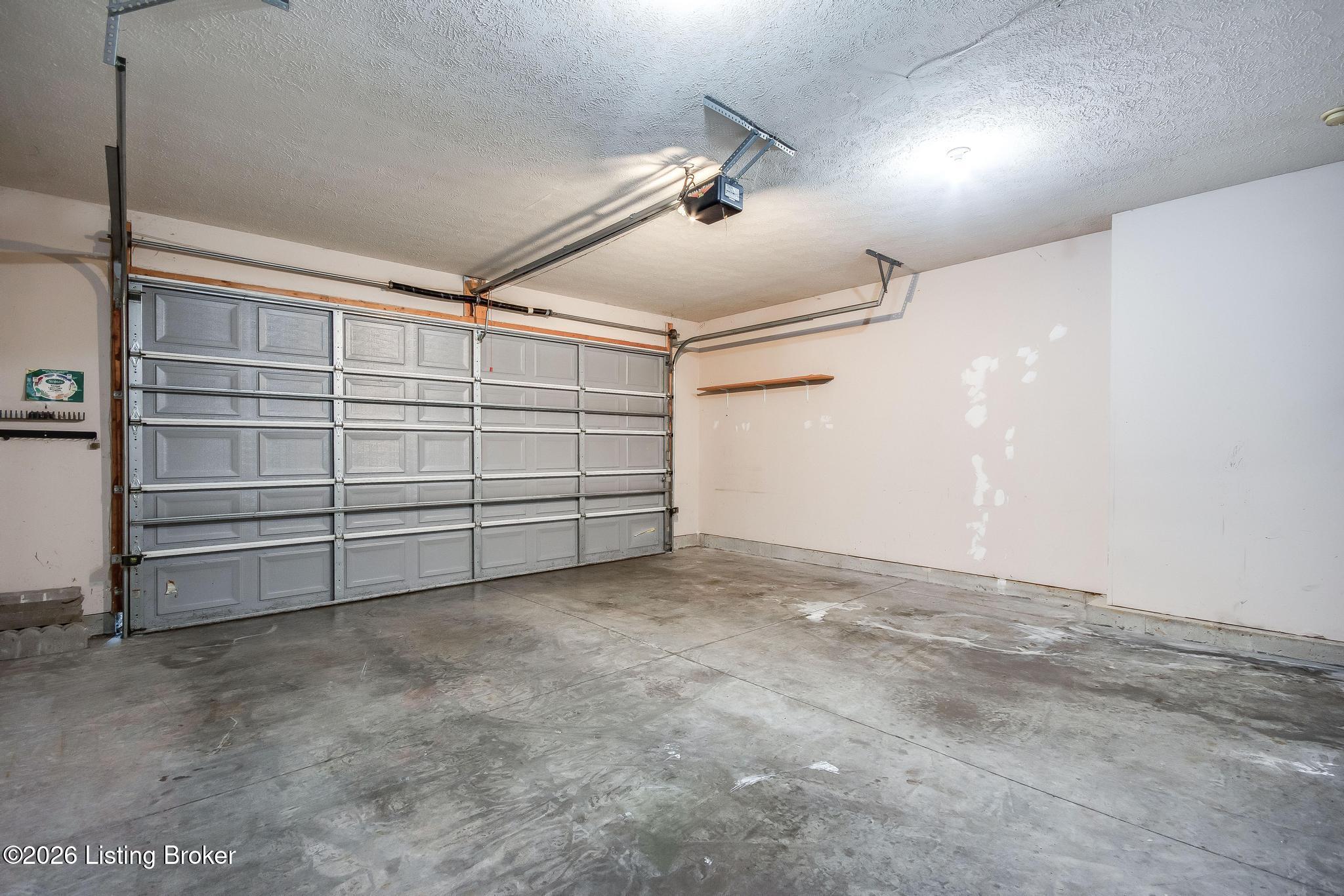 5902 Briscoe Ln Property Photo 17