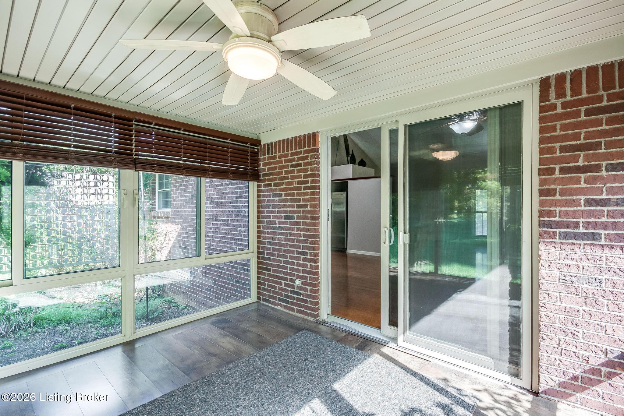 5902 Briscoe Ln Property Photo 18