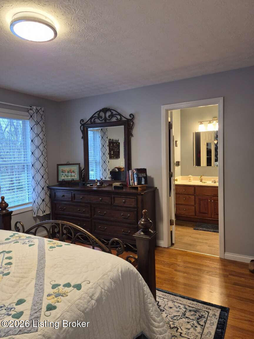 76 Tiffany Ave Property Photo 5