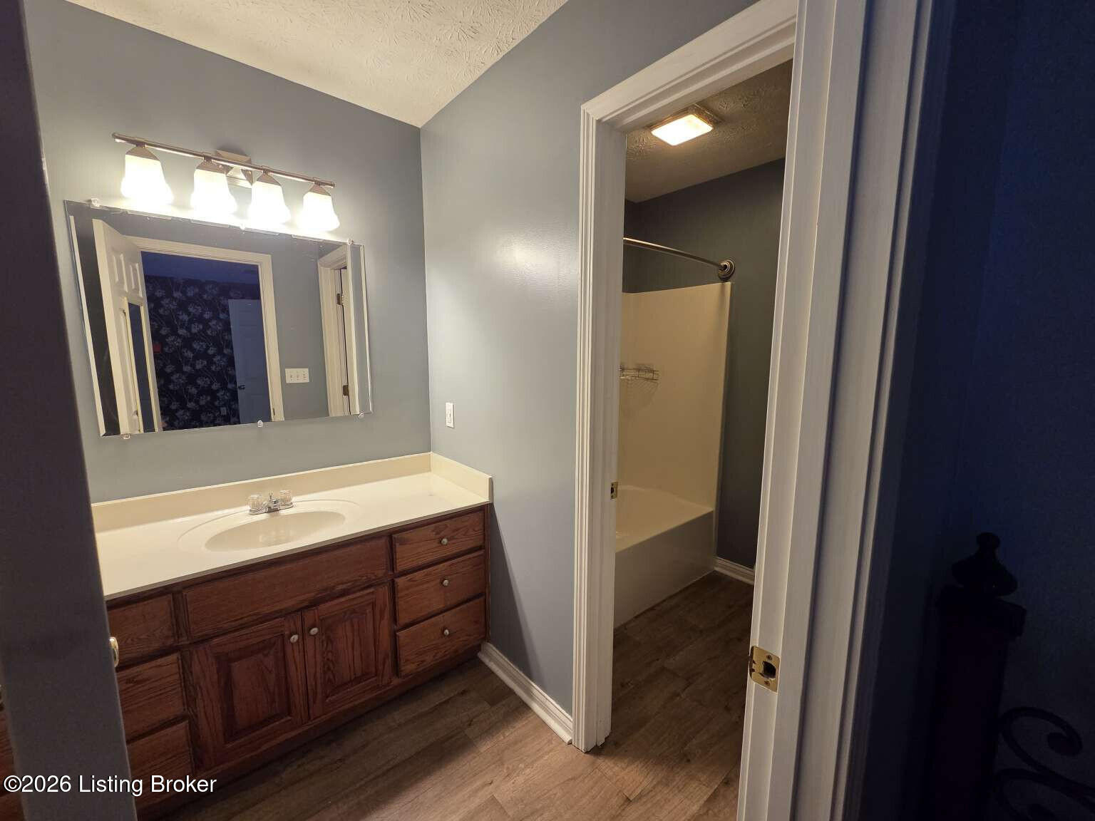 76 Tiffany Ave Property Photo 6