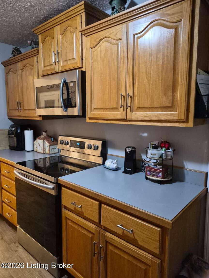76 Tiffany Ave Property Photo 14