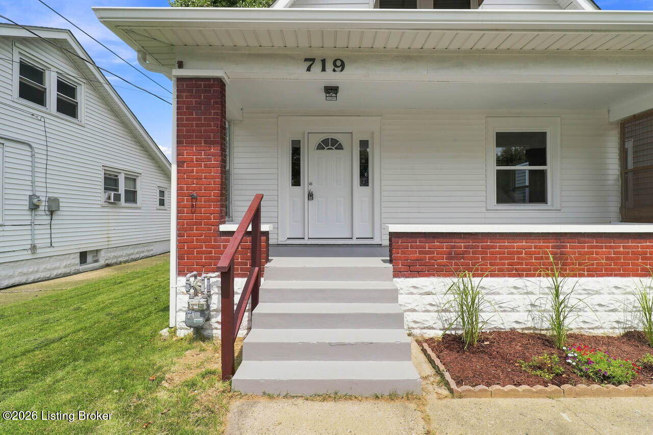 719 Camden Ave Property Photo 3