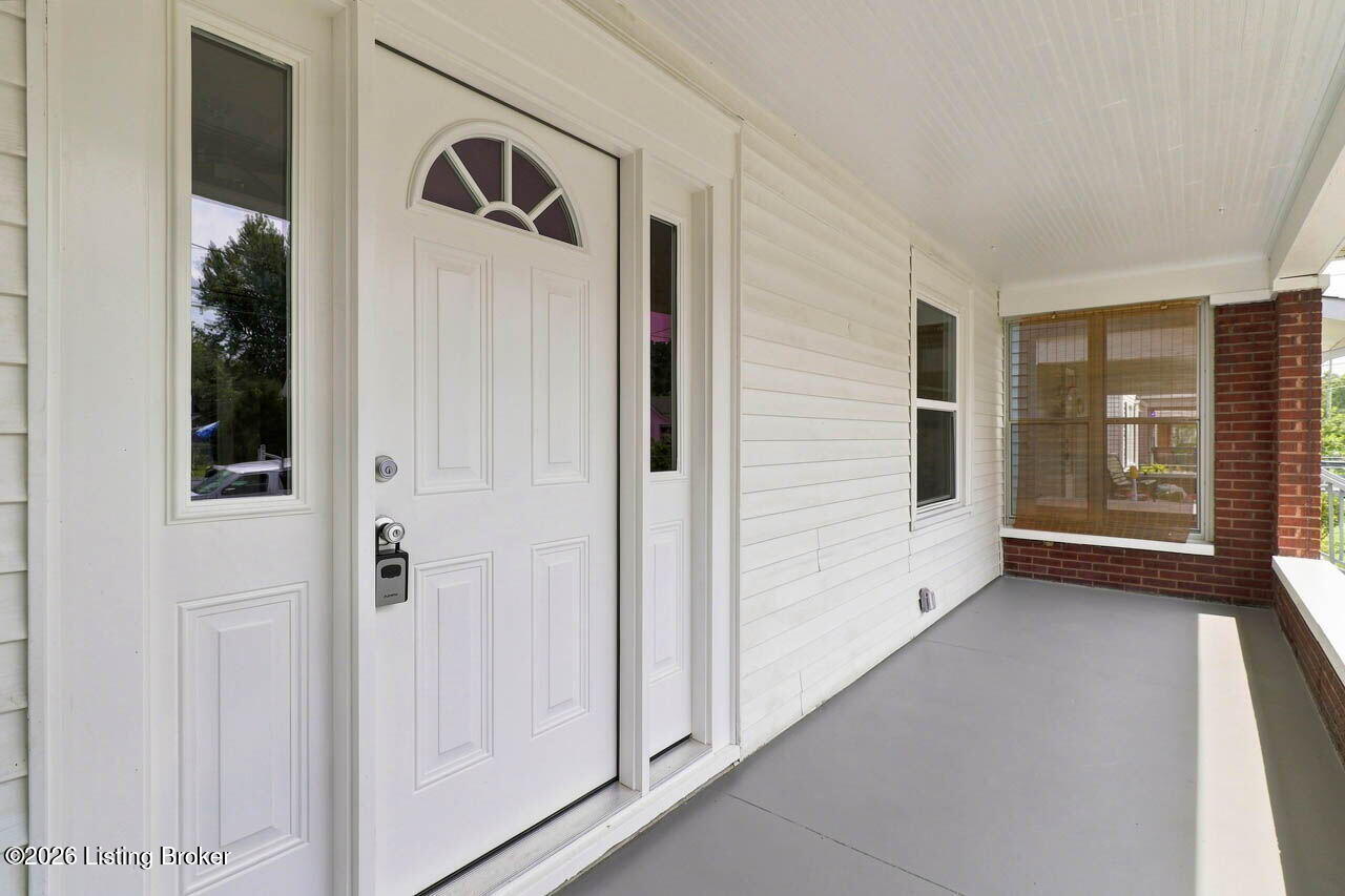 719 Camden Ave Property Photo 4