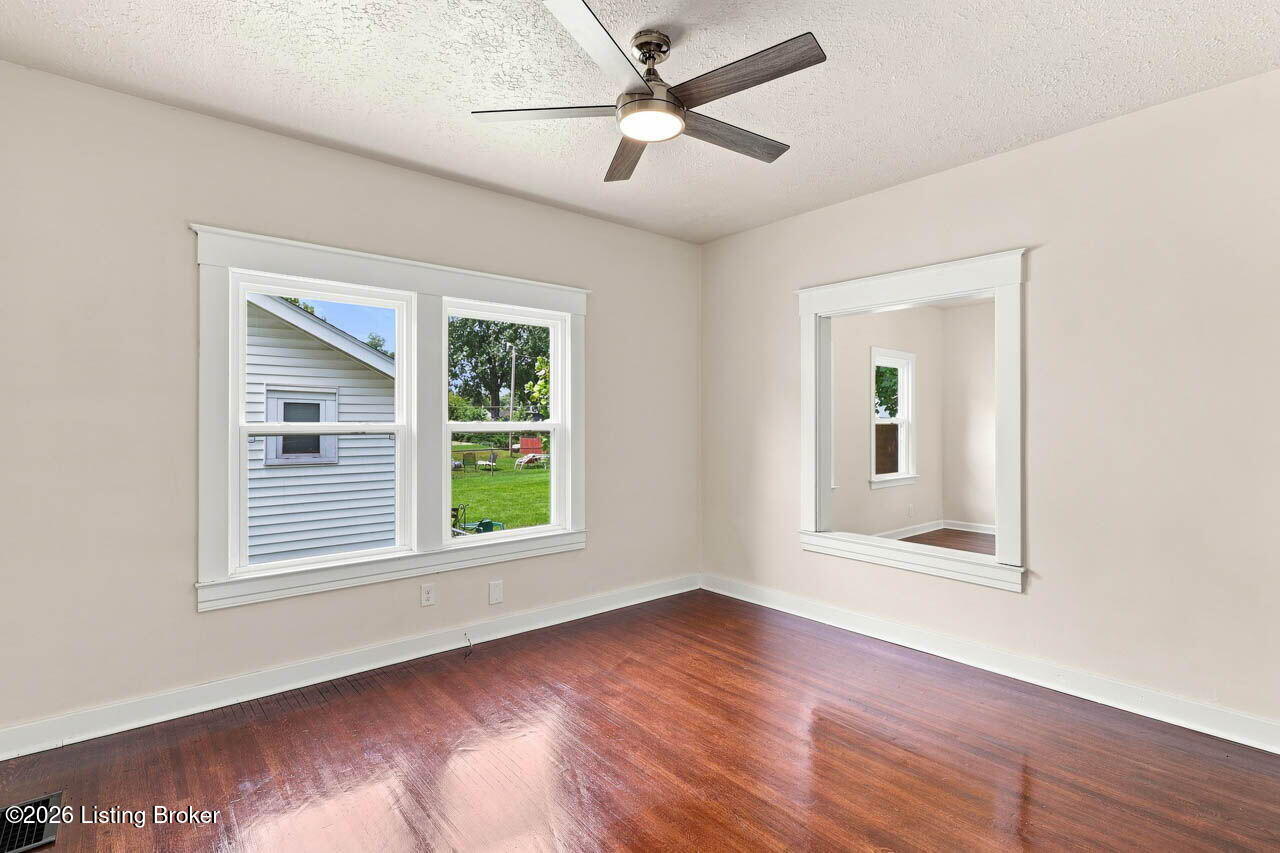 719 Camden Ave Property Photo 7