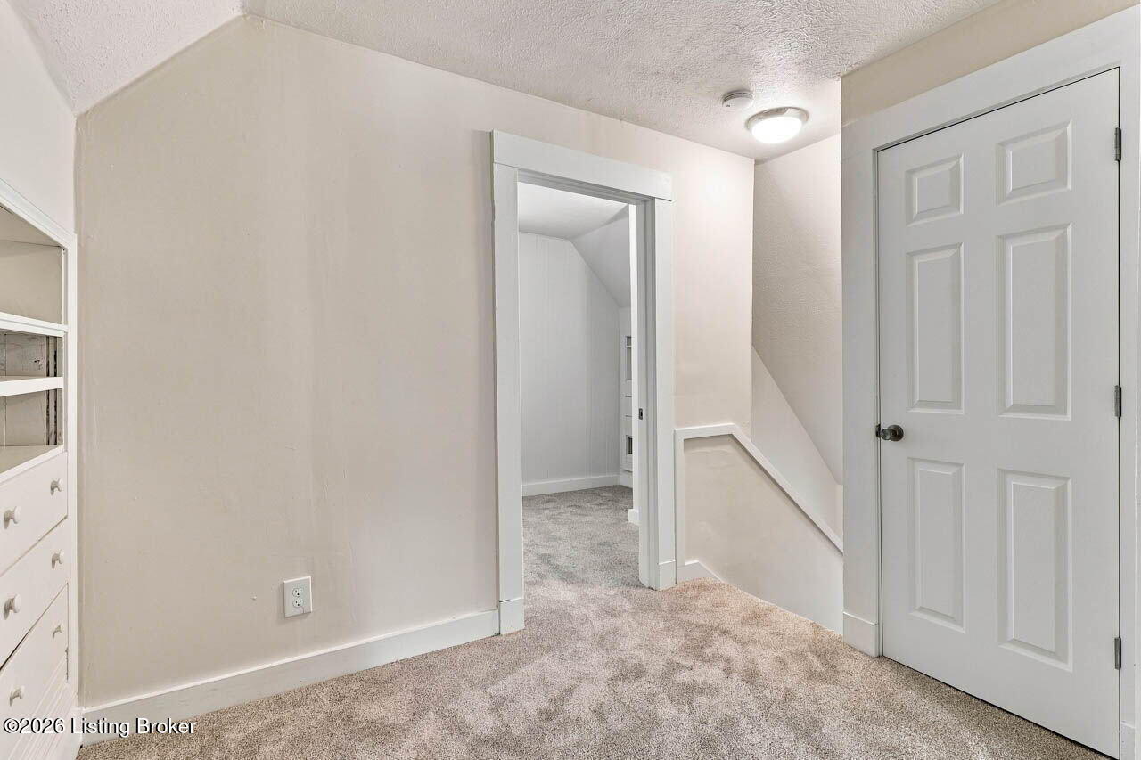 719 Camden Ave Property Photo 23