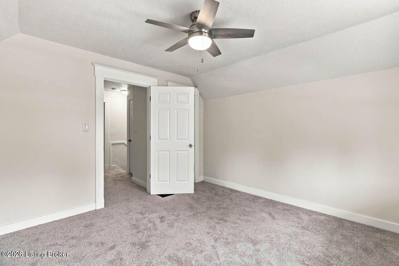 719 Camden Ave Property Photo 25