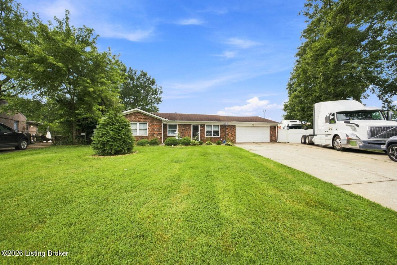 1002 Andle Ct Property Photo 2