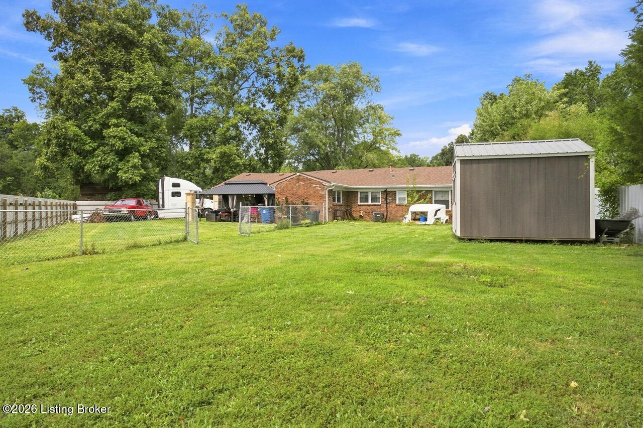 1002 Andle Ct Property Photo 3