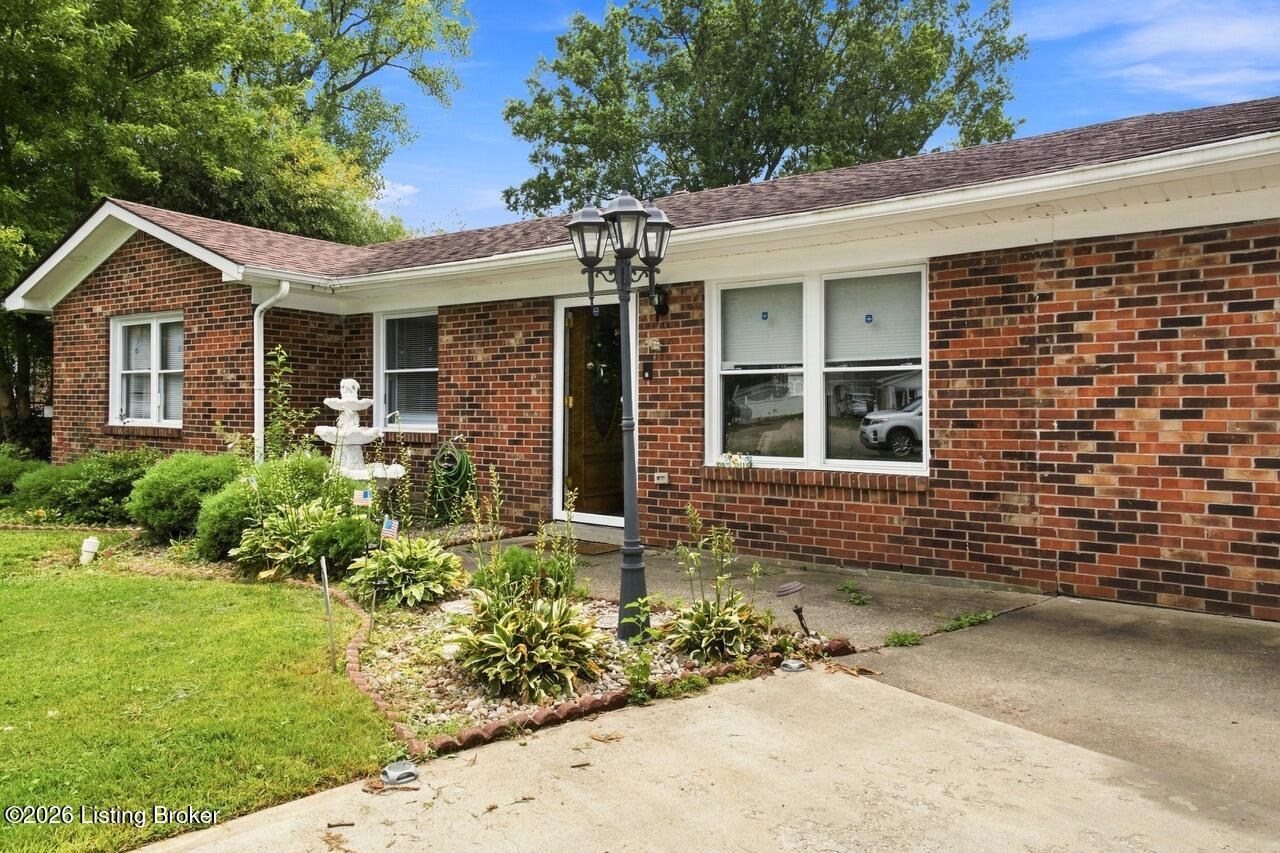 1002 Andle Ct Property Photo 4