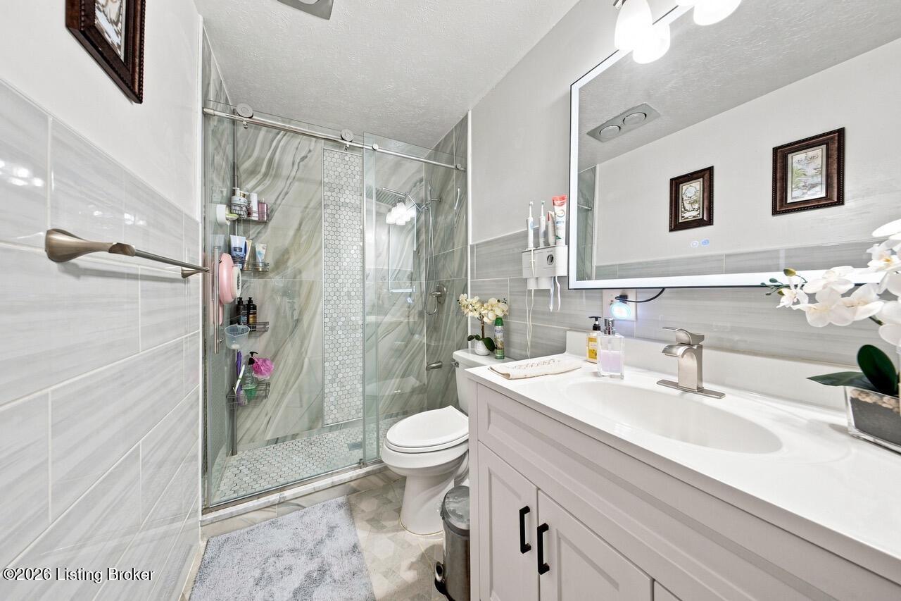 1002 Andle Ct Property Photo 25
