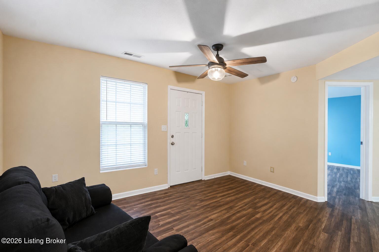 671 Main St Property Photo 4