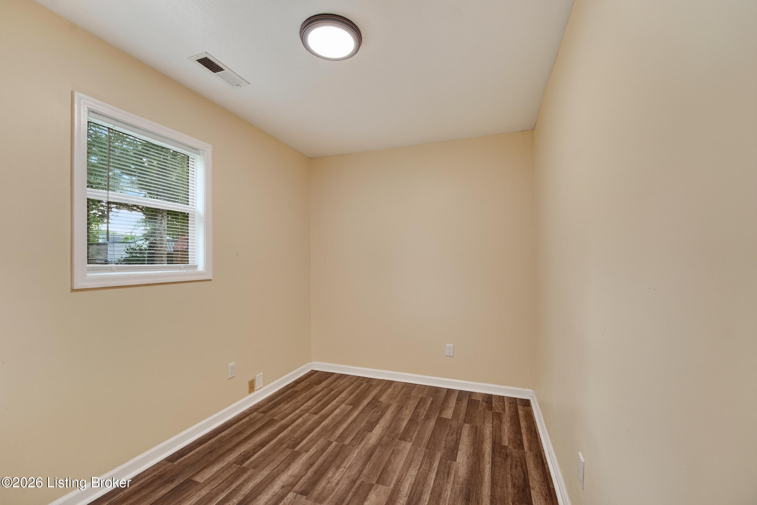 671 Main St Property Photo 17