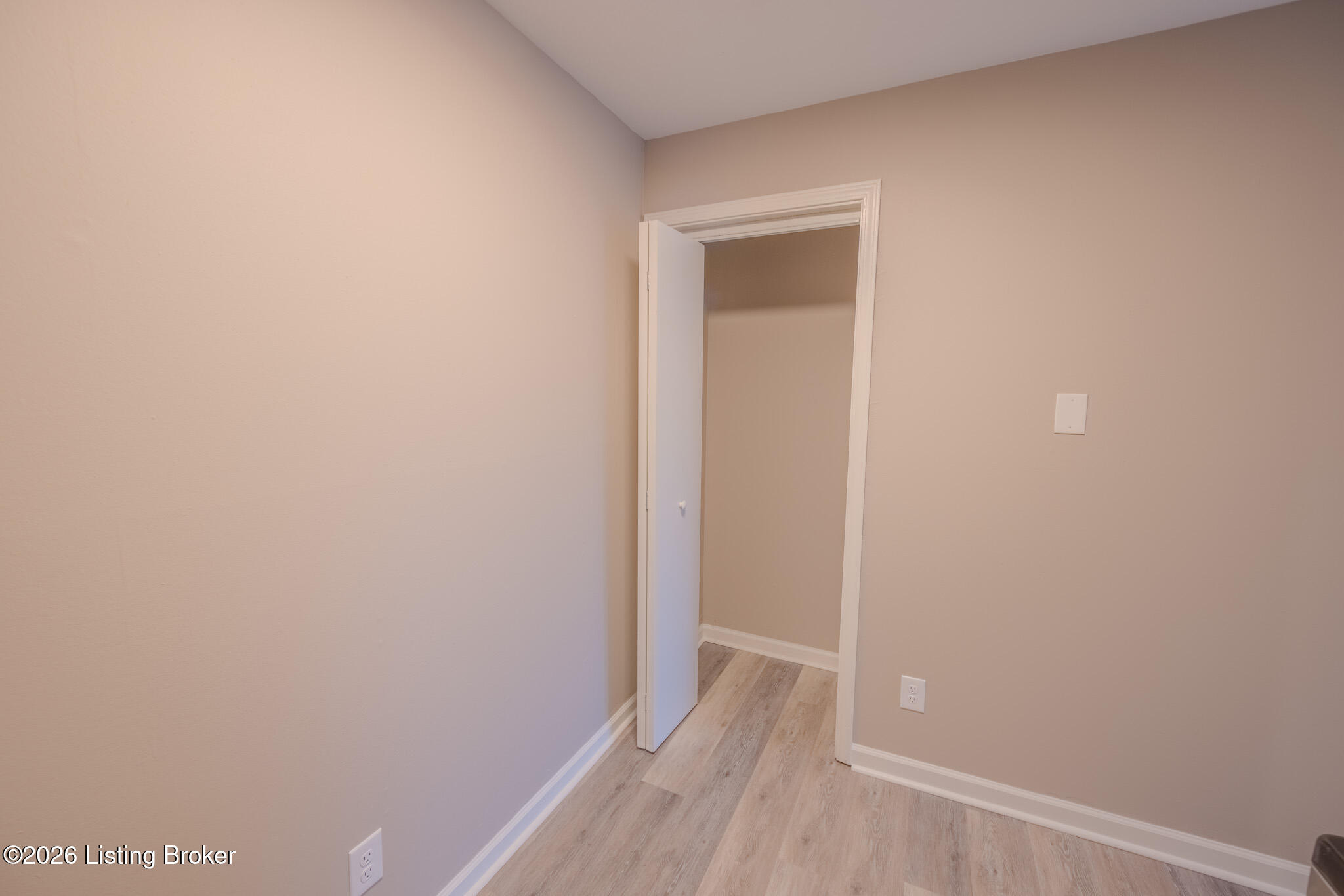3510 Paragon Ct 10 Property Photo 13
