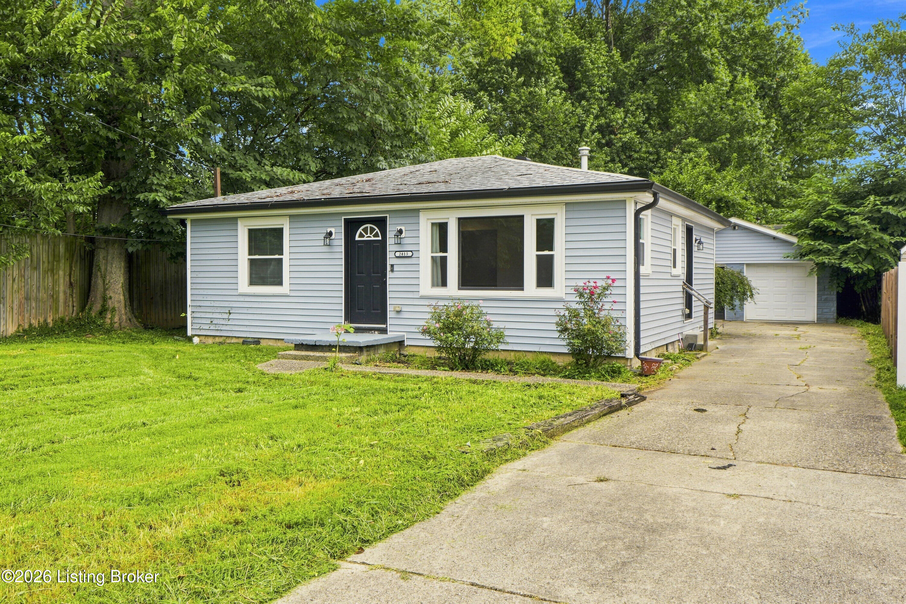 2413 Elmore St Property Photo 3