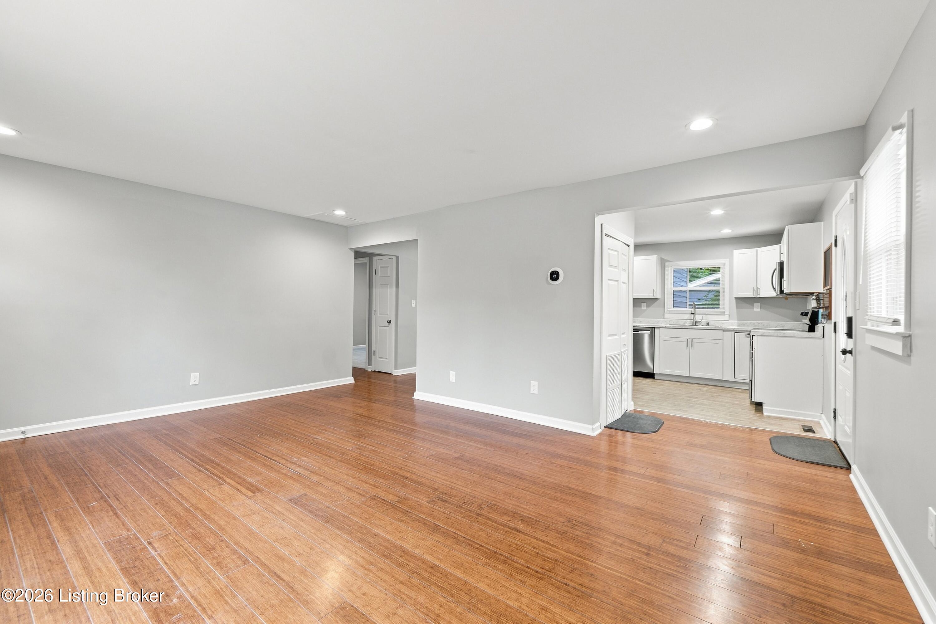 2413 Elmore St Property Photo 11