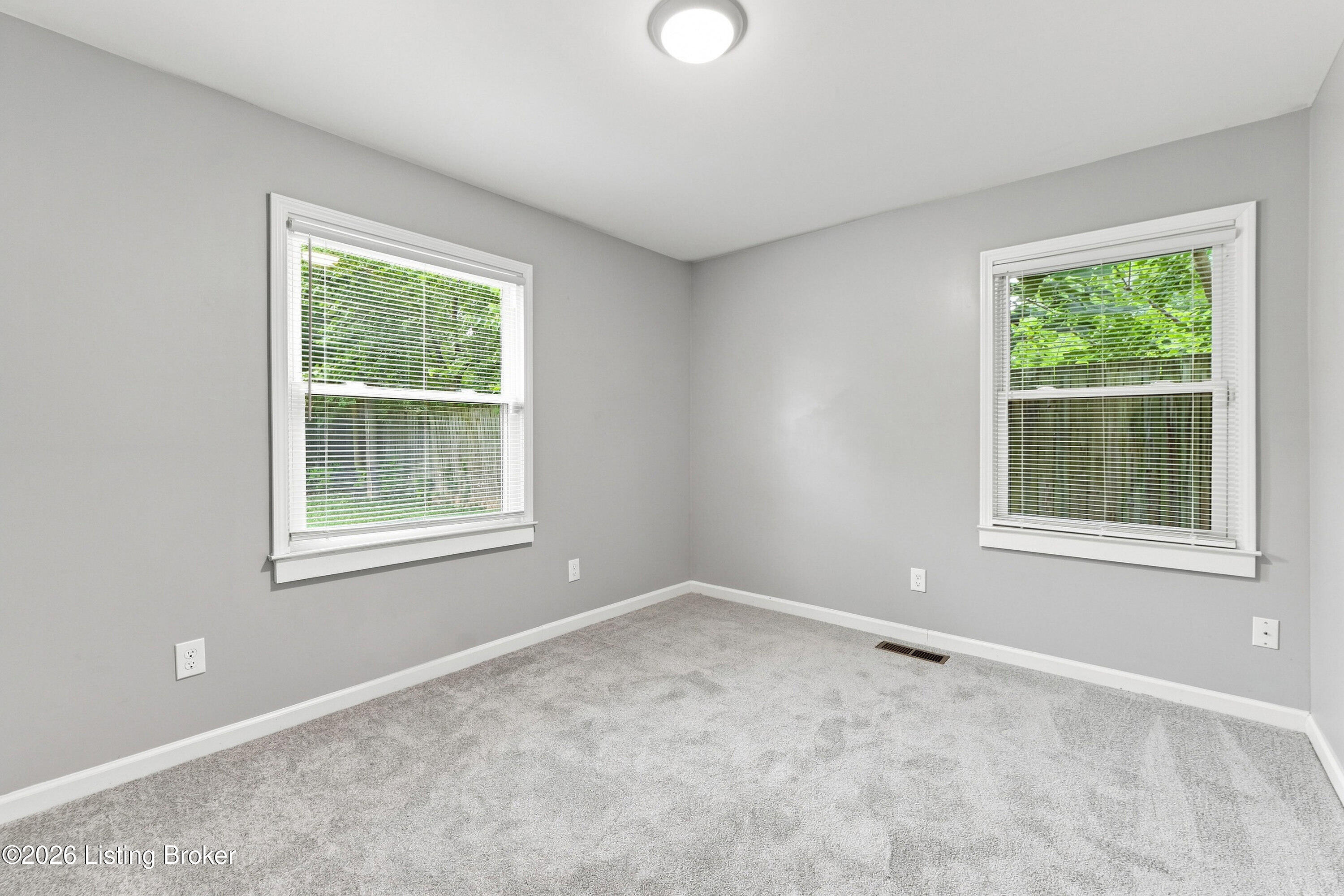2413 Elmore St Property Photo 31