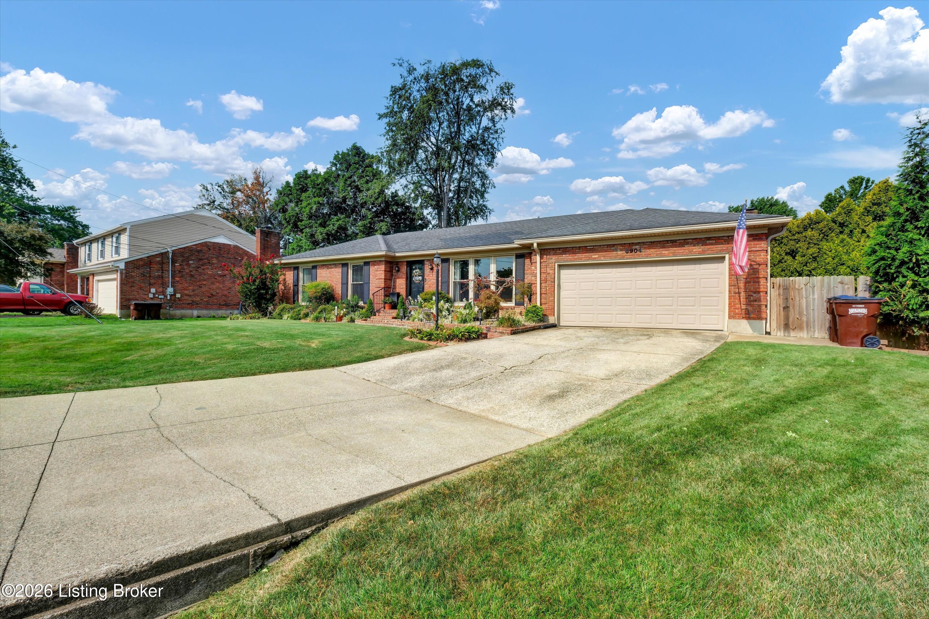 6904 Bellcrest Ct Property Photo 2