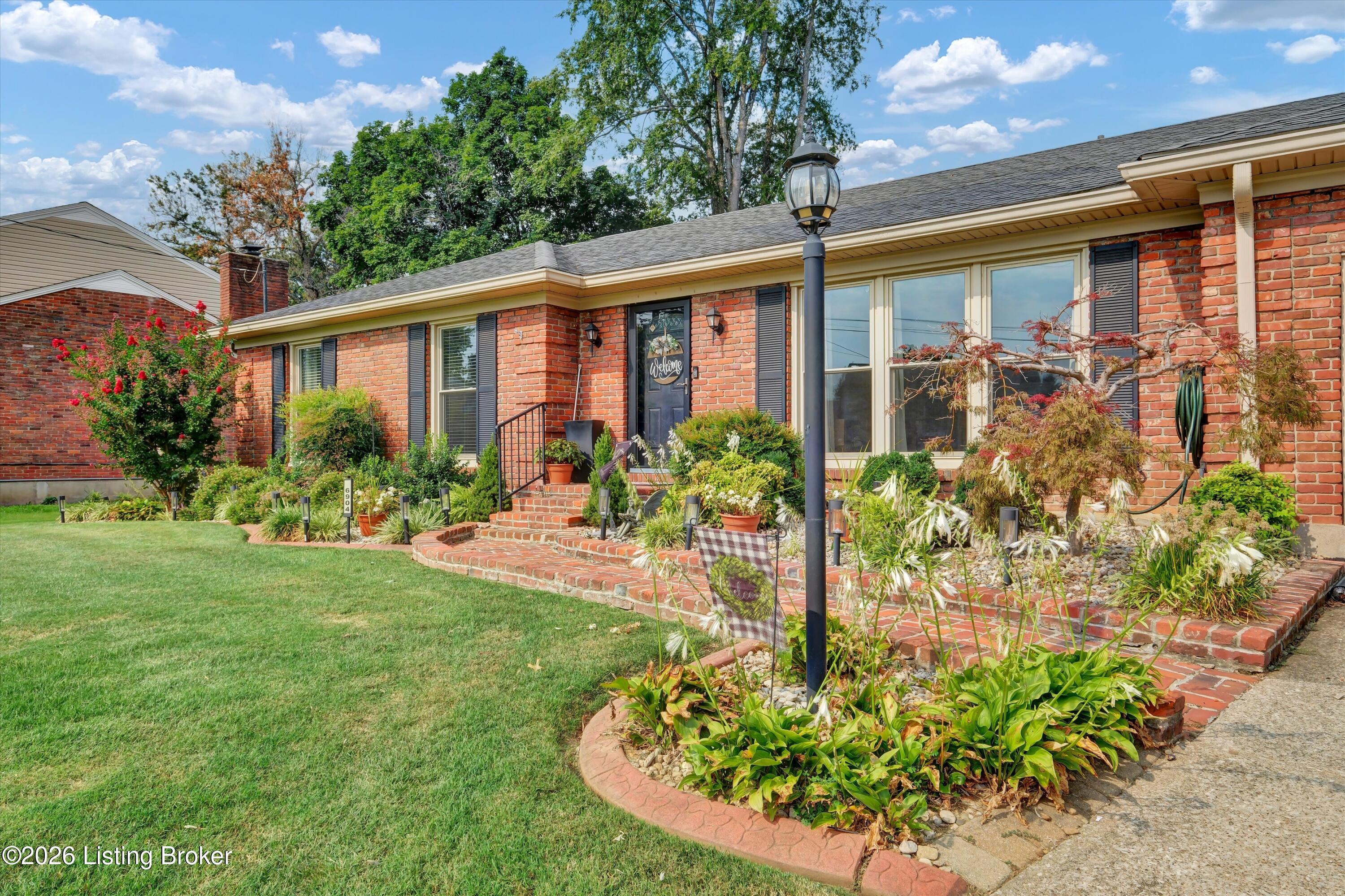 6904 Bellcrest Ct Property Photo 4