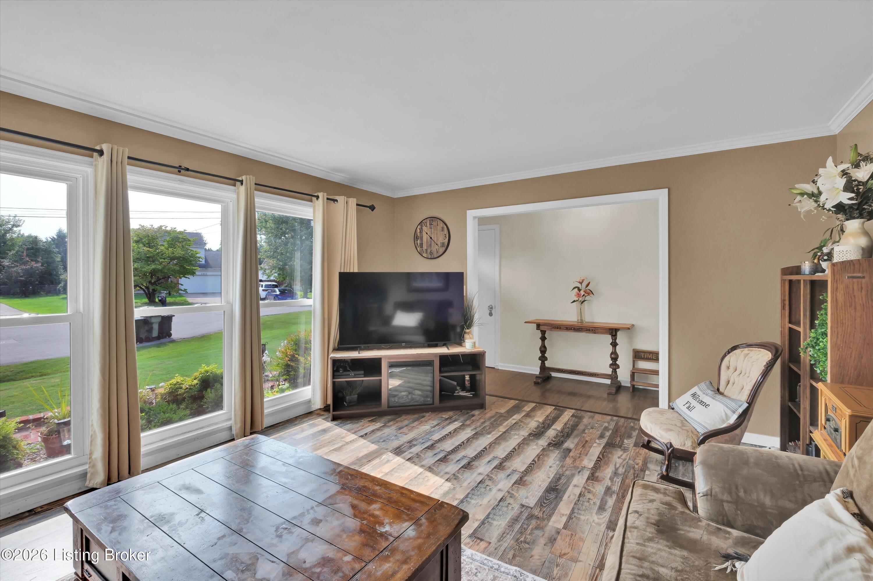 6904 Bellcrest Ct Property Photo 6