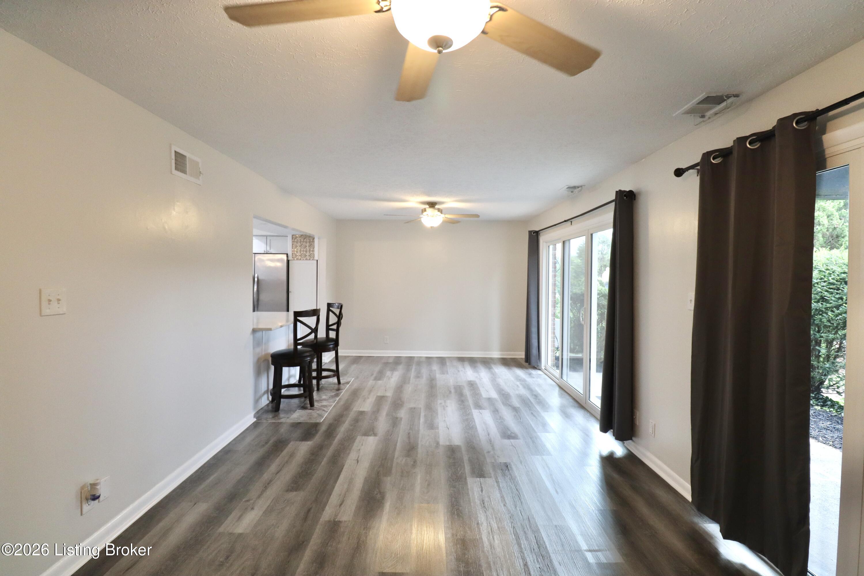 640 Zorn Ave 8a Property Photo 2