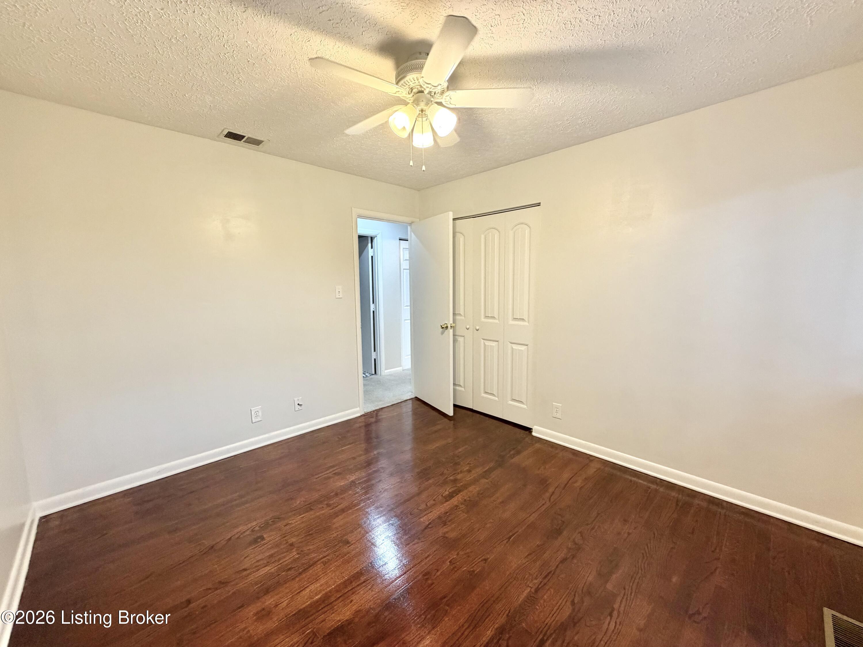 640 Zorn Ave 8a Property Photo 13