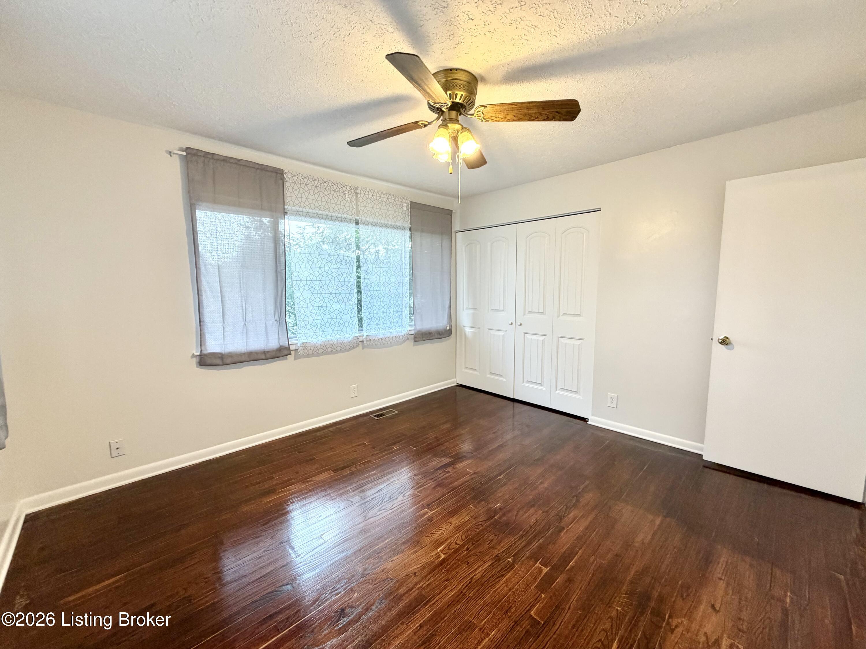 640 Zorn Ave 8a Property Photo 19