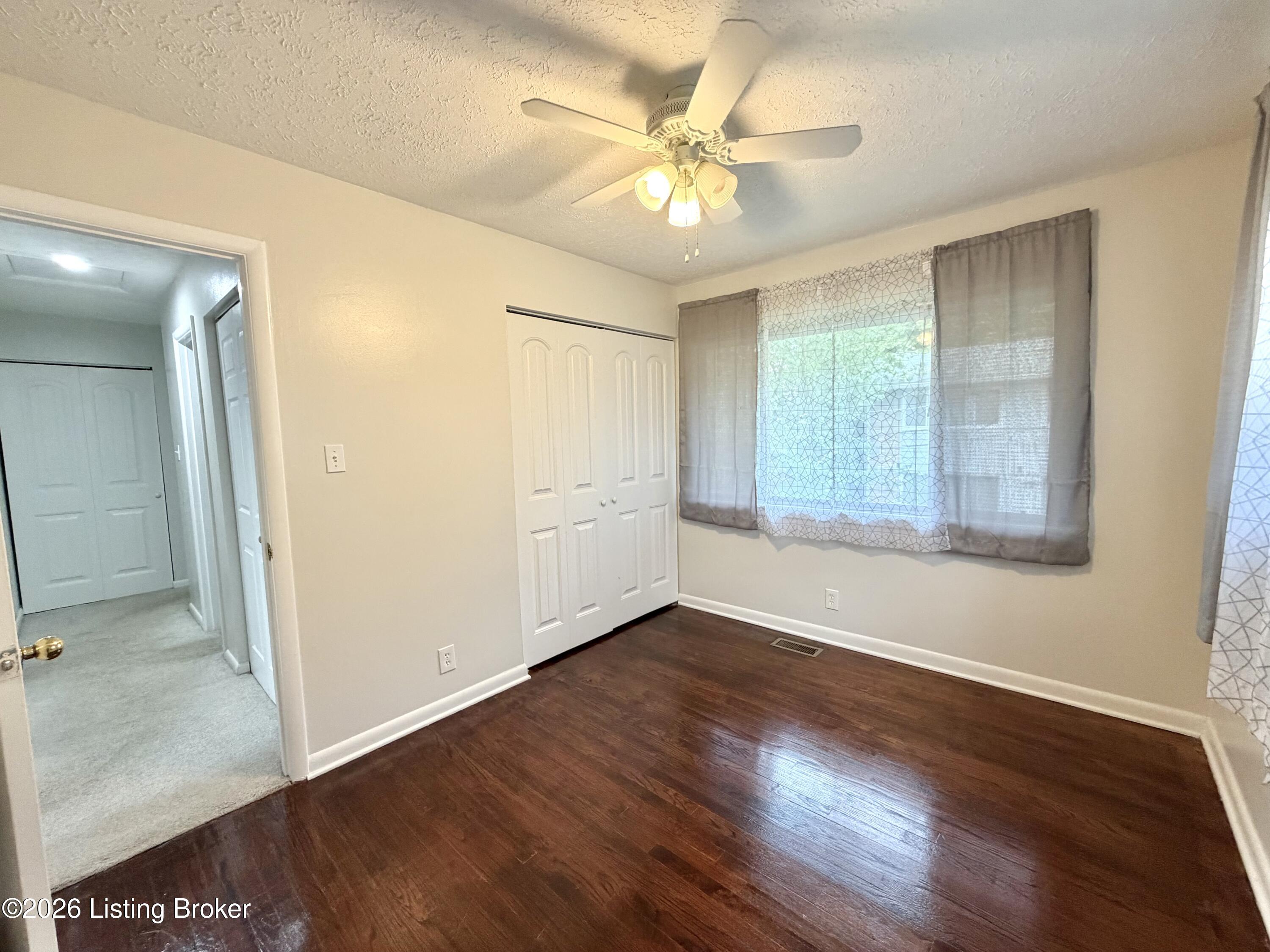 640 Zorn Ave 8a Property Photo 22